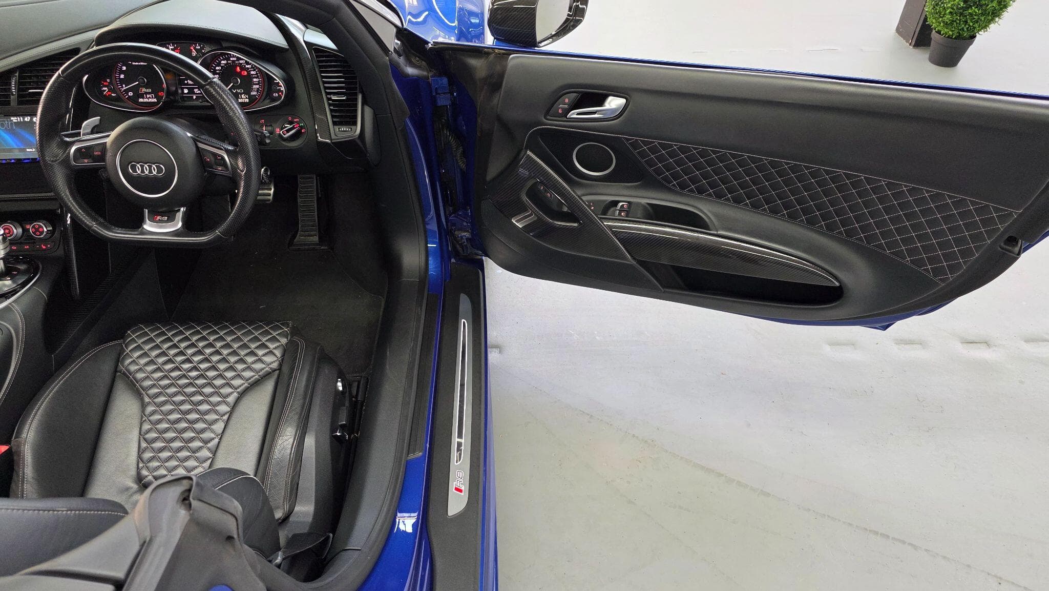 2014 Audi R8 - Thumbnail 42