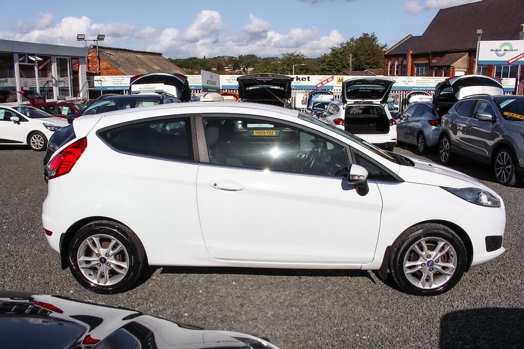 2014 Ford Fiesta - Thumbnail 11