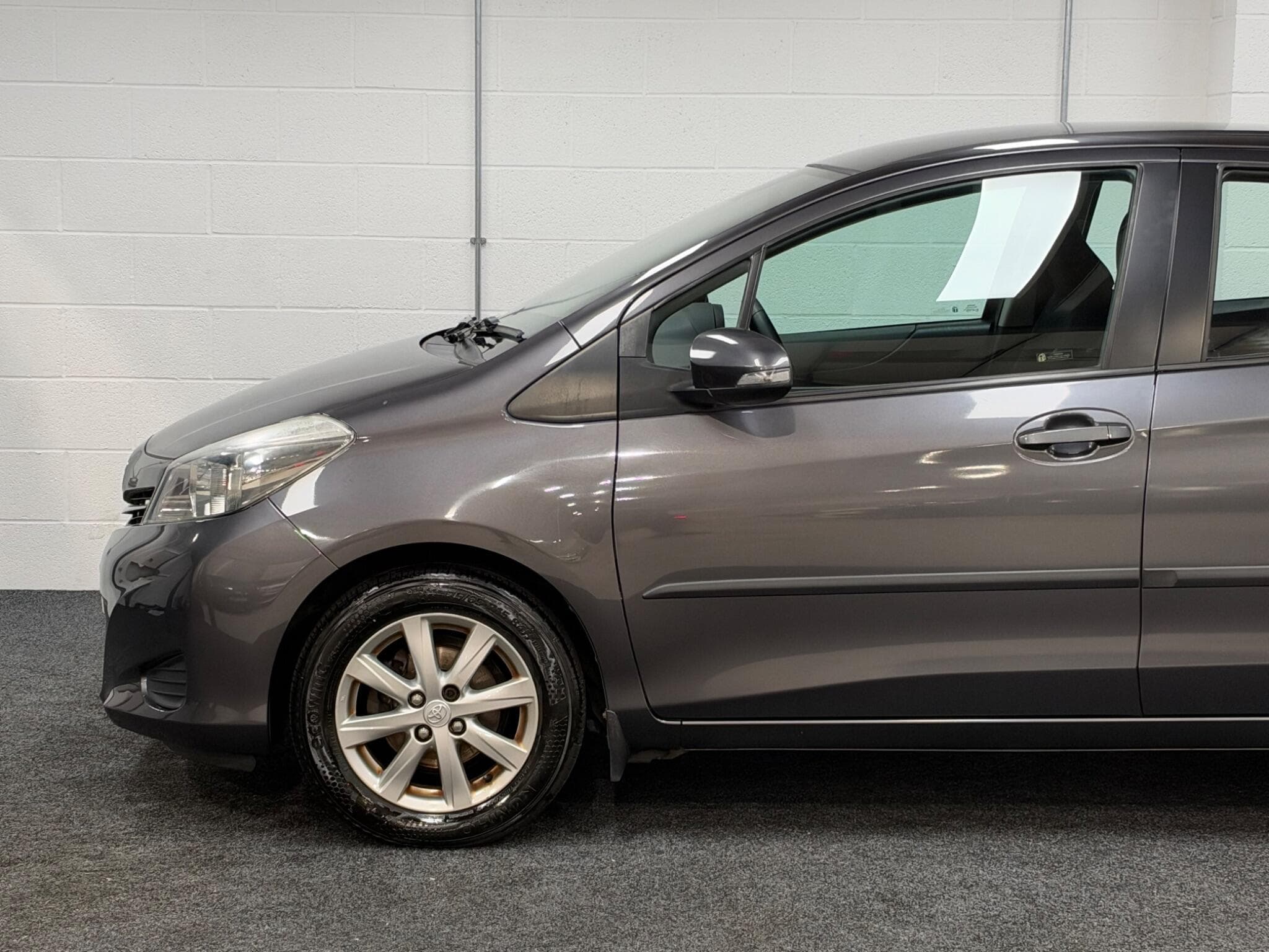 2012 Toyota Yaris - Thumbnail 47