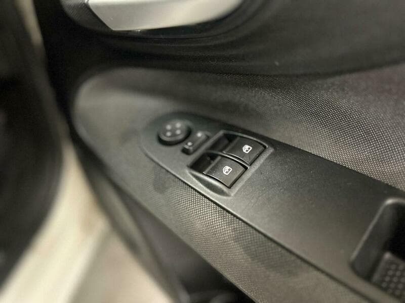 2010 Fiat Punto Evo - Thumbnail 23