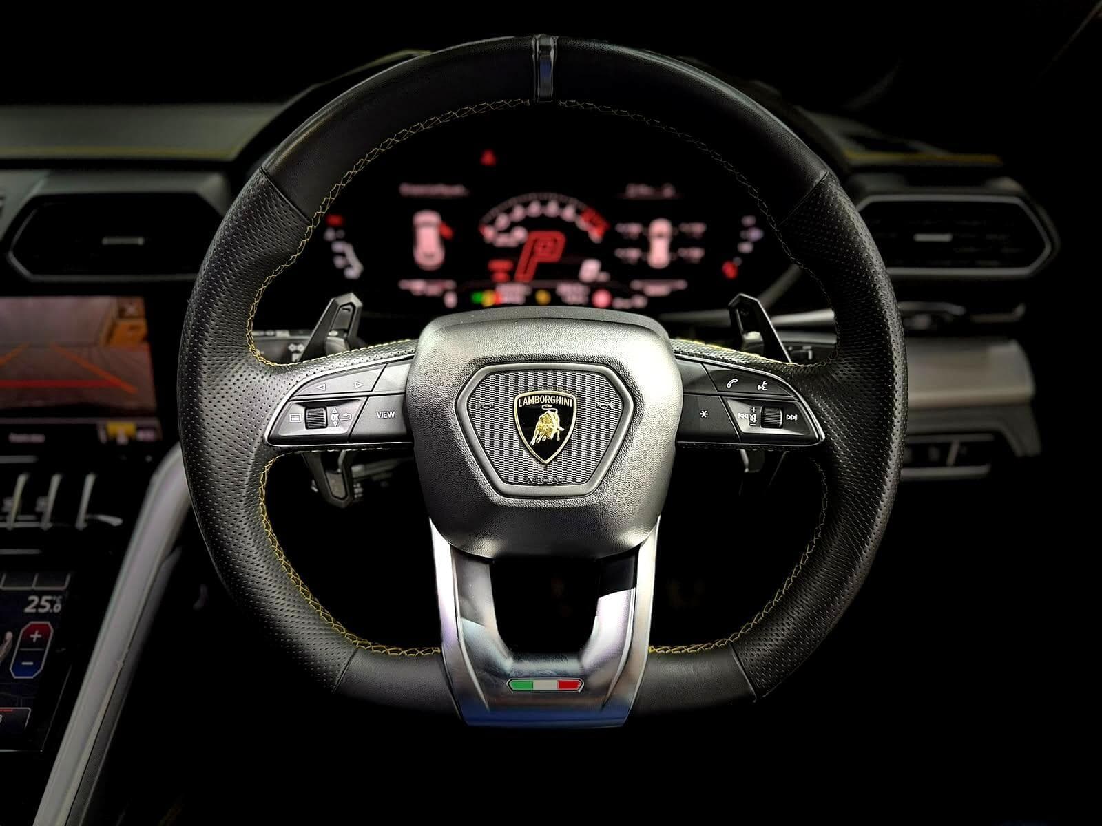 2022 Lamborghini Urus - Thumbnail 57