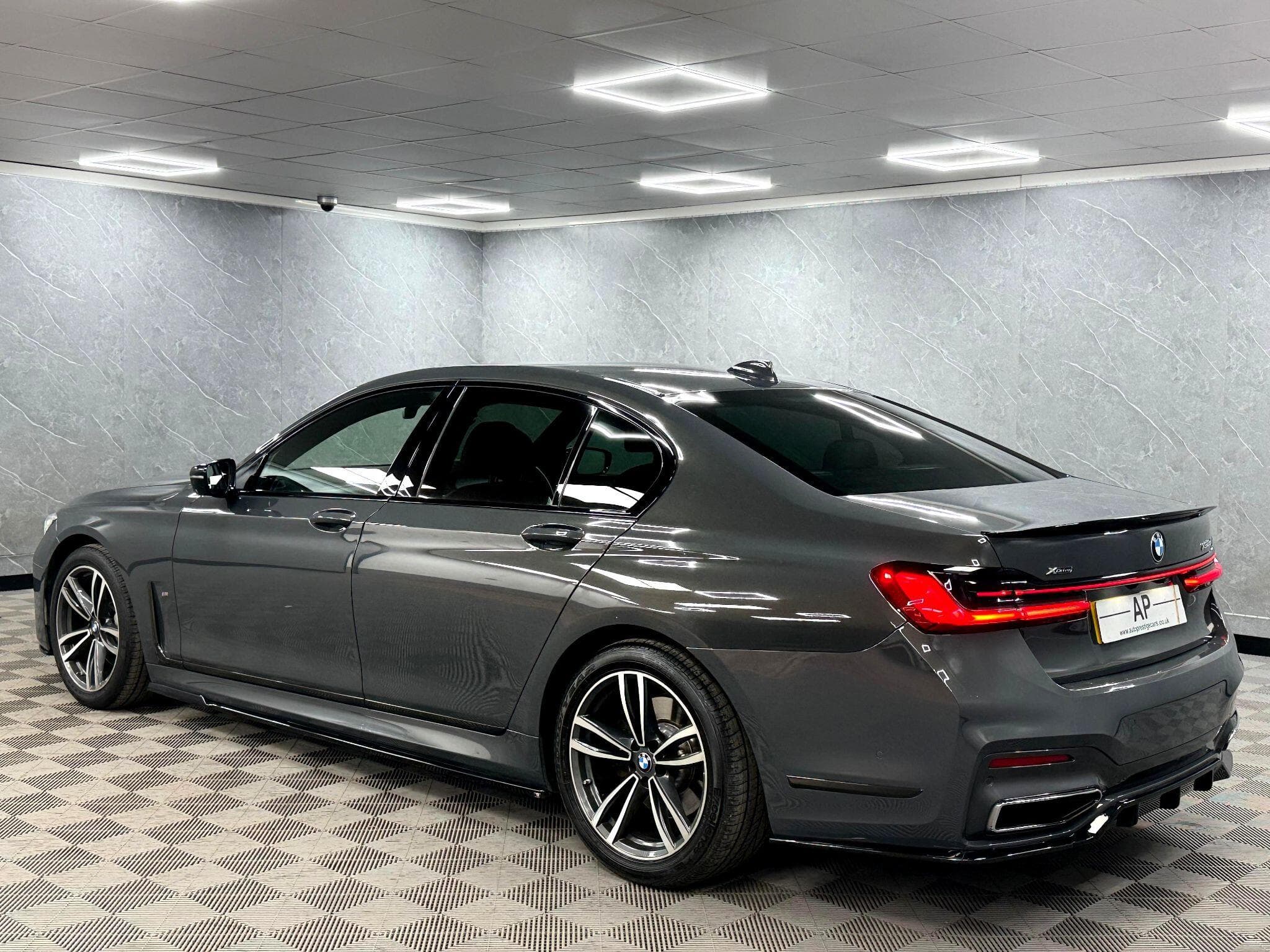 2019 BMW 7 Series - Thumbnail 15