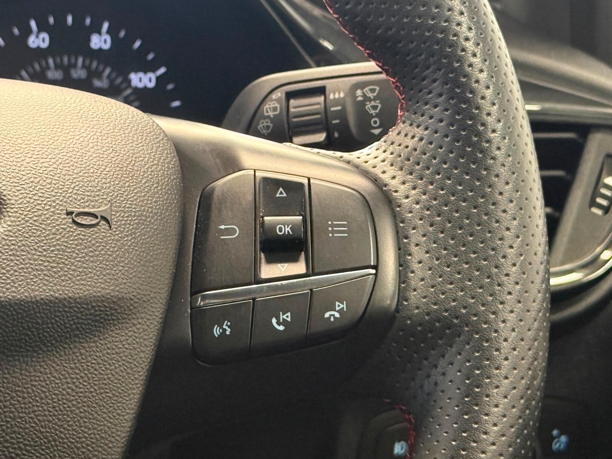 2021 Ford Fiesta - Thumbnail 26