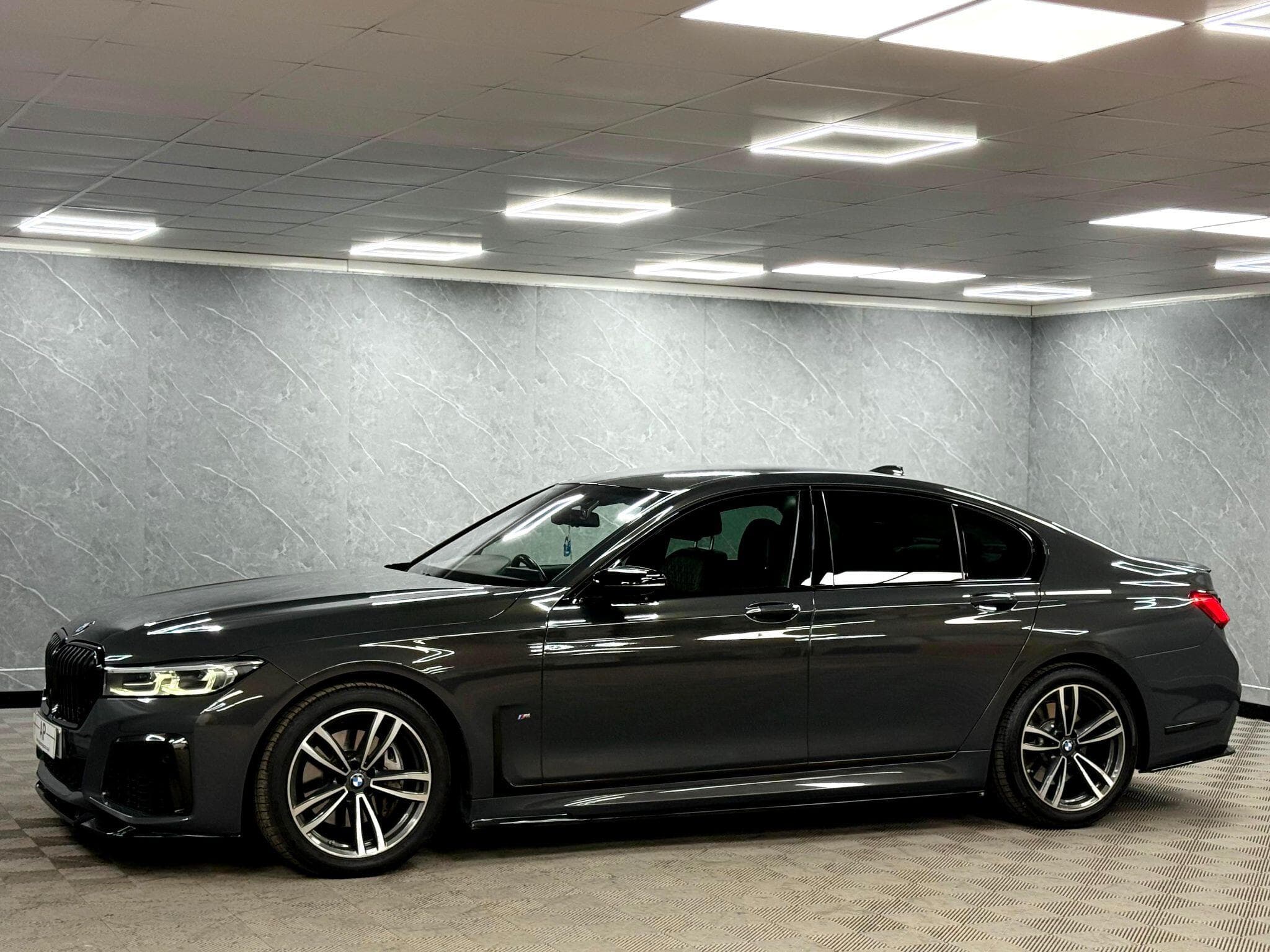 2019 BMW 7 Series - Thumbnail 13