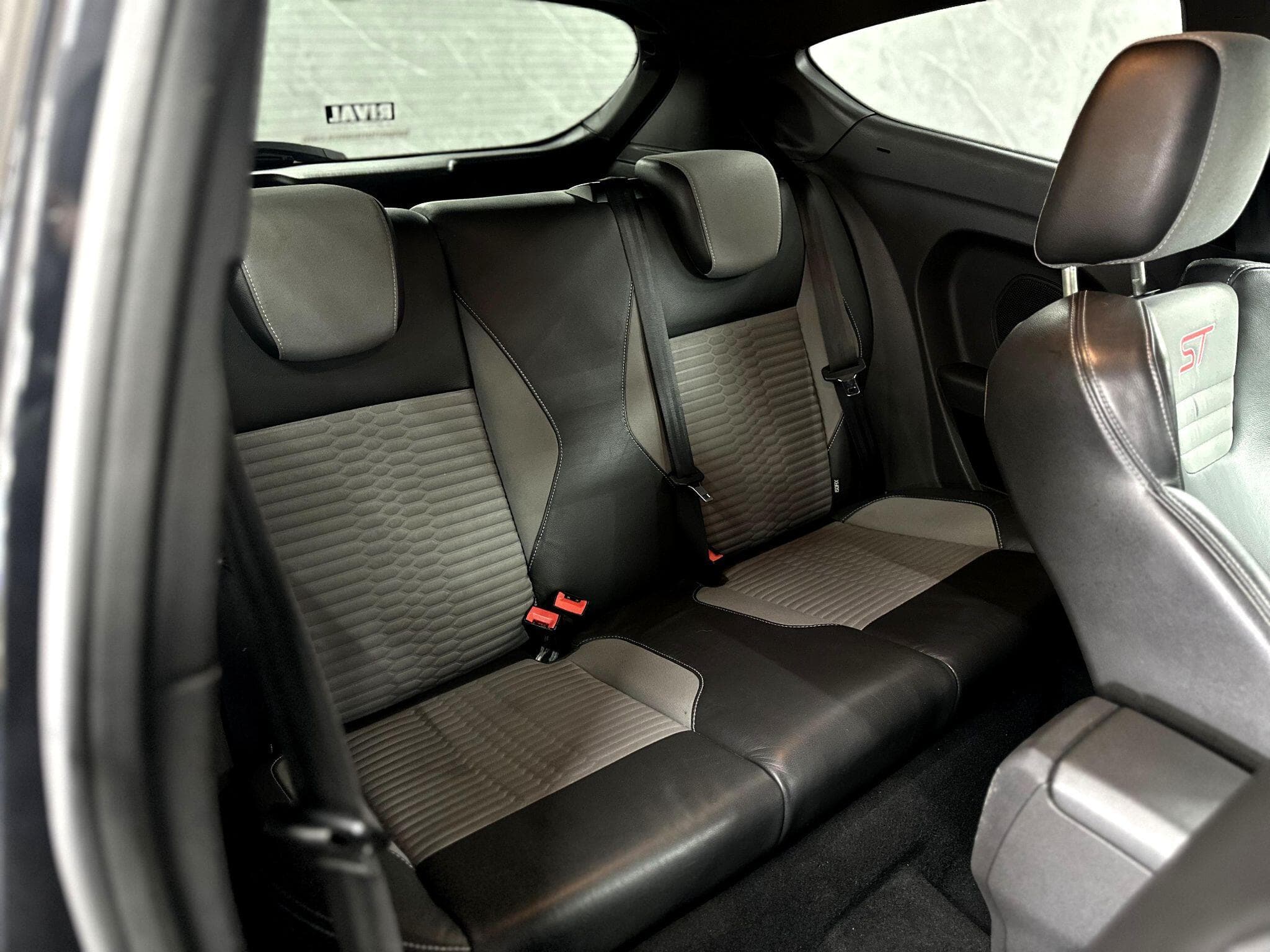 2013 Ford Fiesta - Thumbnail 25