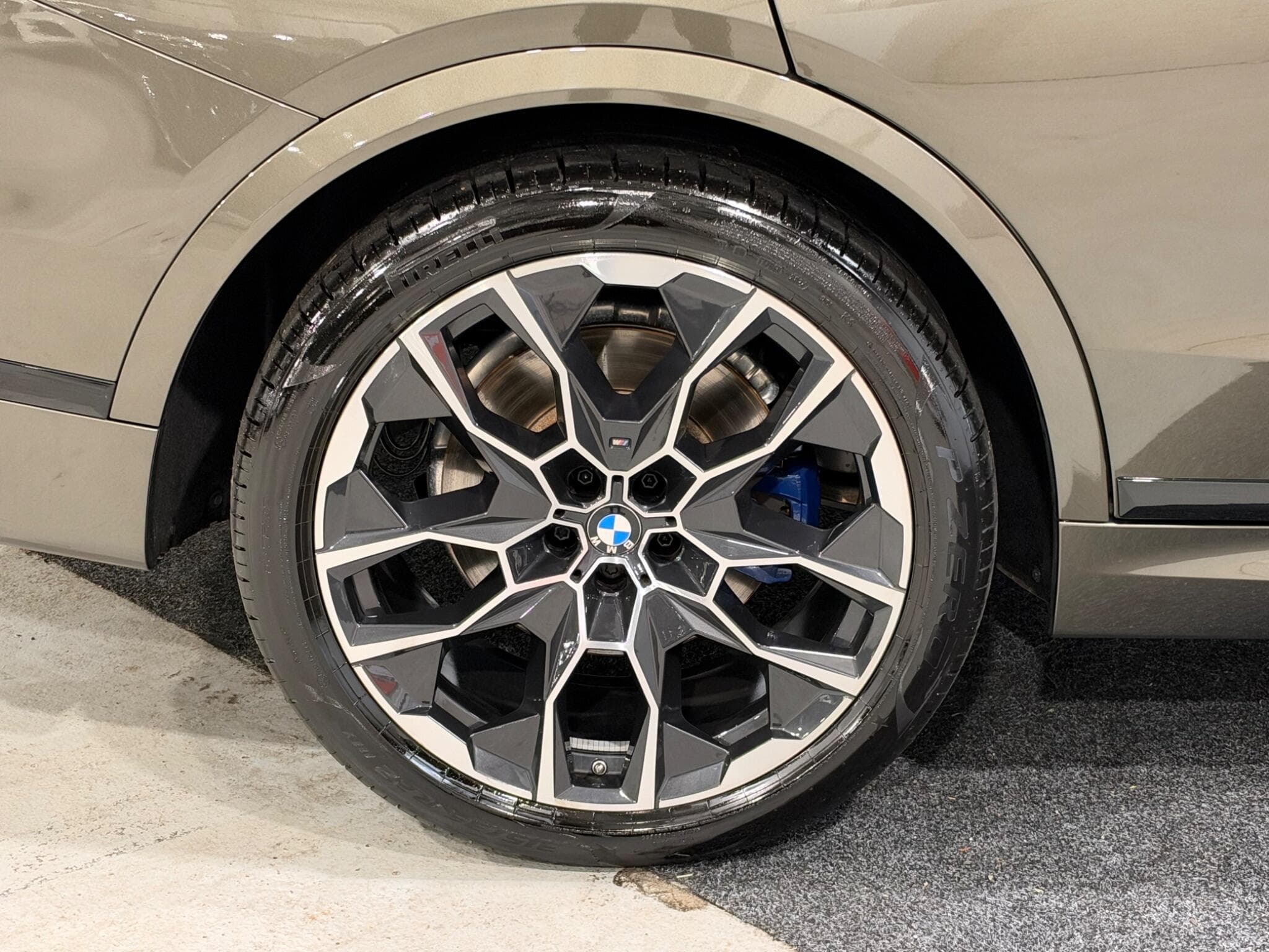 2024 BMW X7 - Thumbnail 43