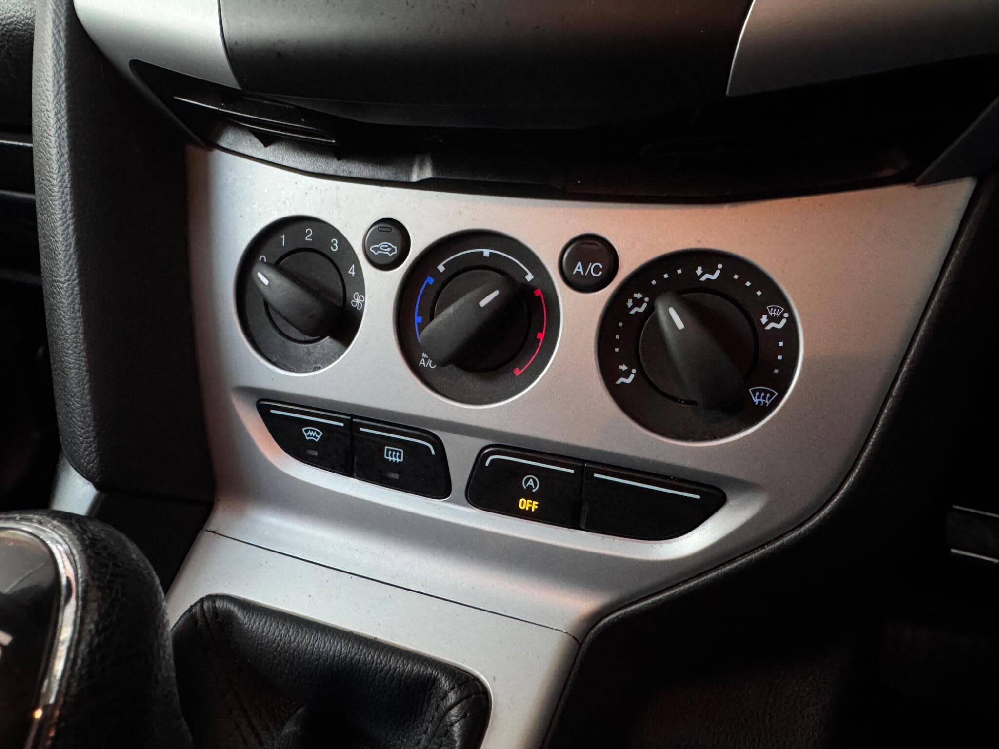 2014 Ford Focus - Thumbnail 18