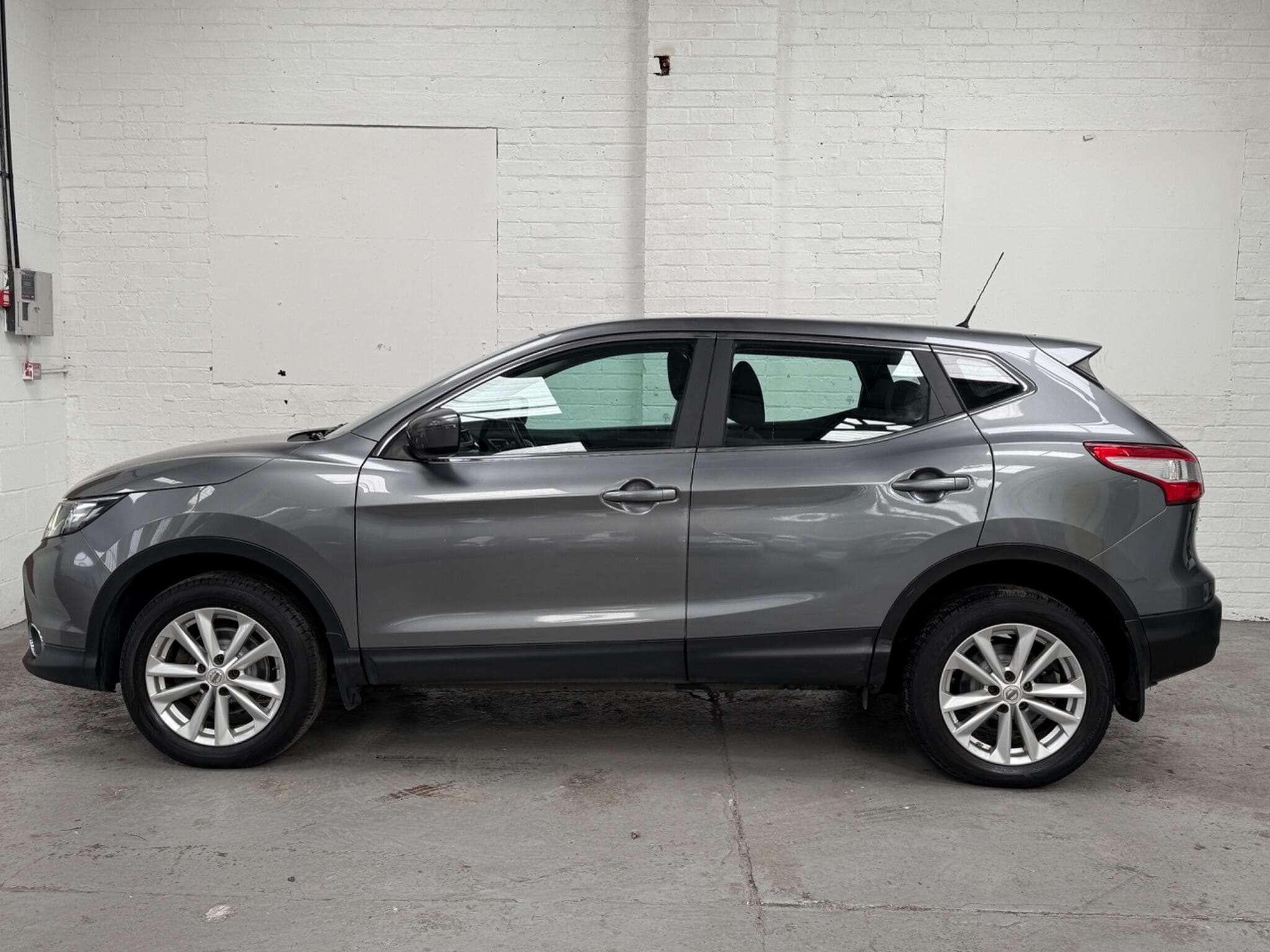 2016 Nissan Qashqai - Thumbnail 5