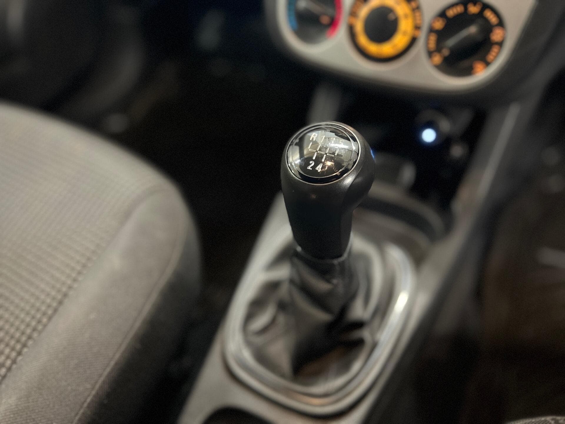 2012 Vauxhall Corsa - Thumbnail 32