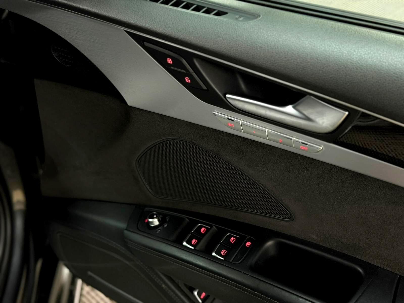 2015 Audi S8 - Thumbnail 42
