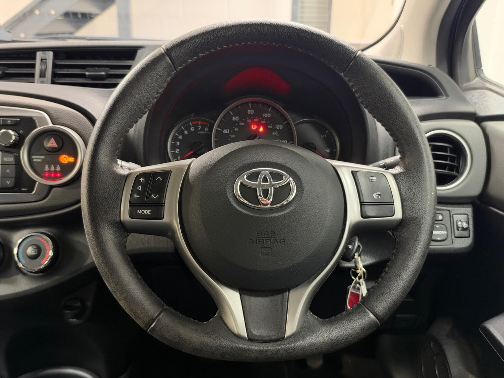 2012 Toyota Yaris - Thumbnail 42