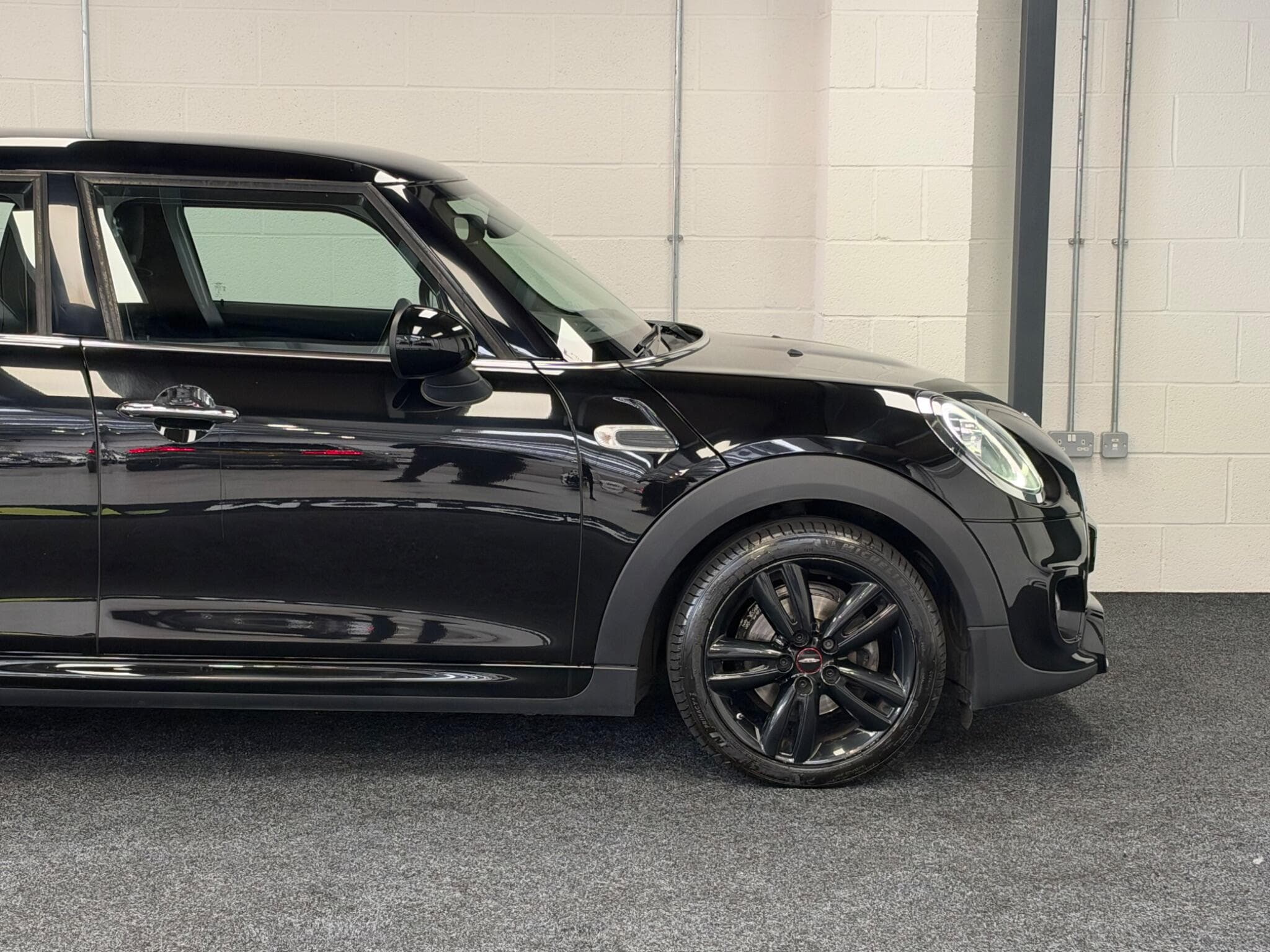 2018 MINI Hatch - Thumbnail 5