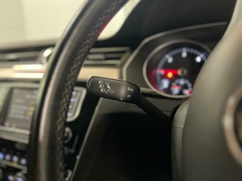 2015 Volkswagen Passat - Thumbnail 32