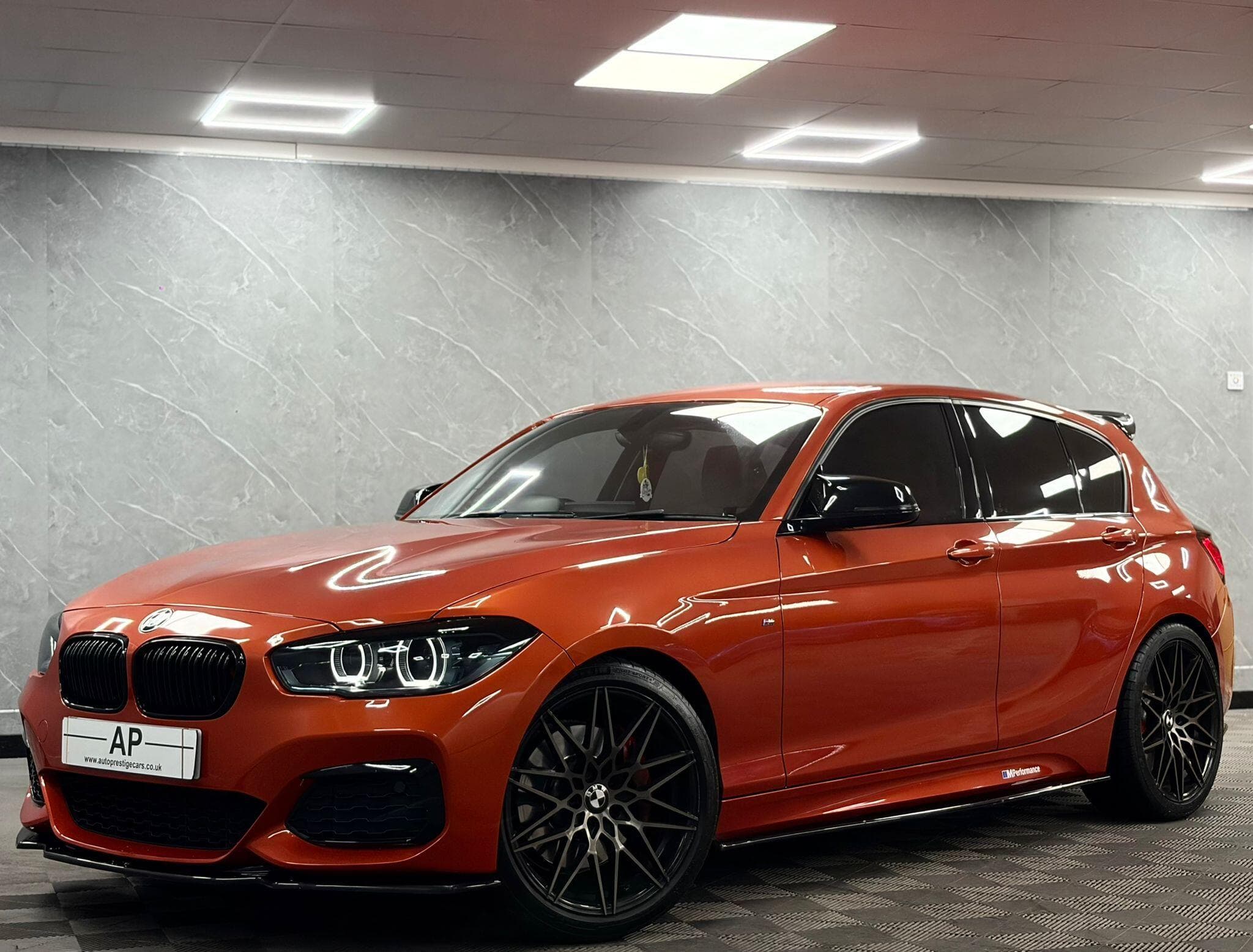 2017 BMW 1 Series - Thumbnail 5