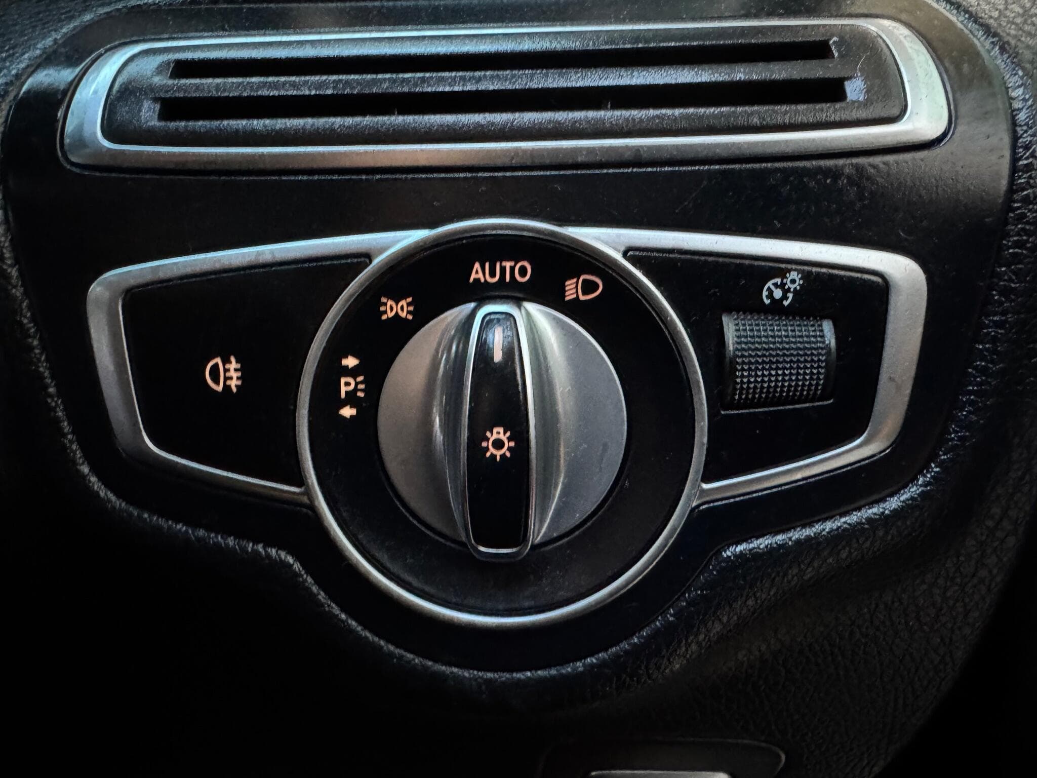 2018 Mercedes-Benz C Class - Thumbnail 25