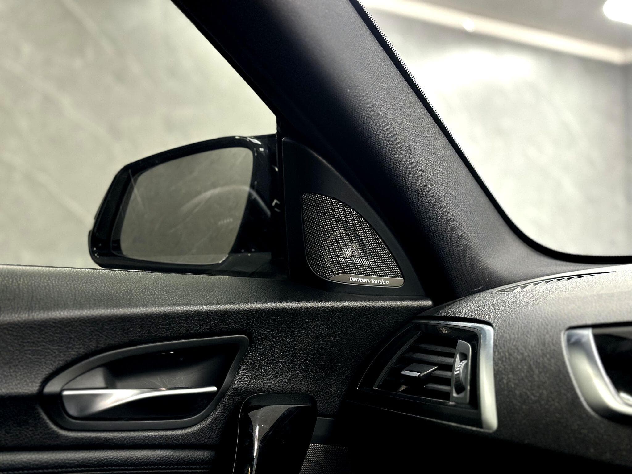 2018 BMW 1 Series - Thumbnail 39