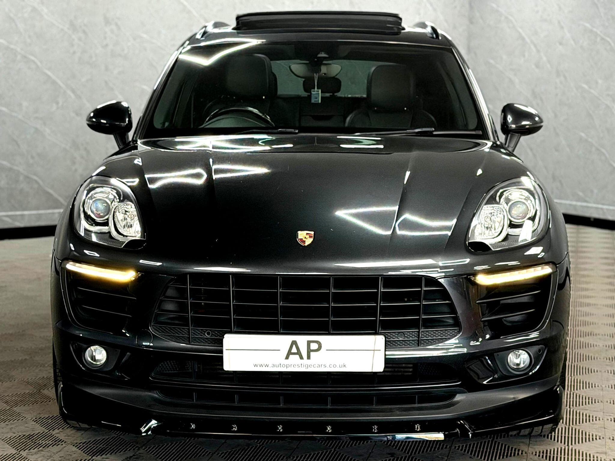 2016 Porsche Macan - Thumbnail 14