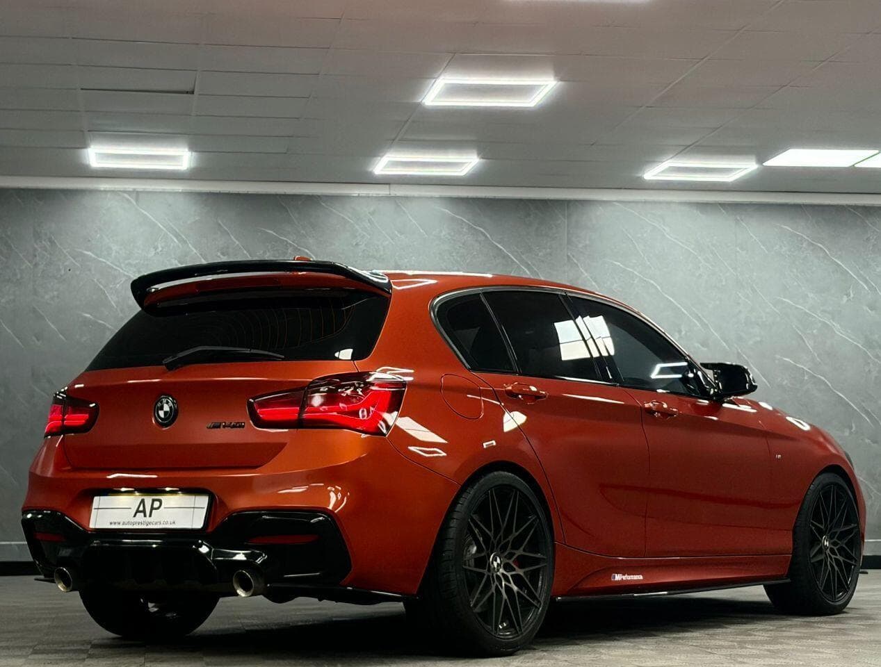 2017 BMW 1 Series - Thumbnail 3