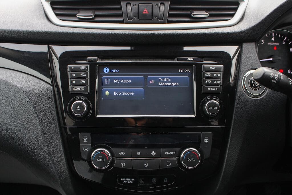 2015 Nissan Qashqai - Thumbnail 41