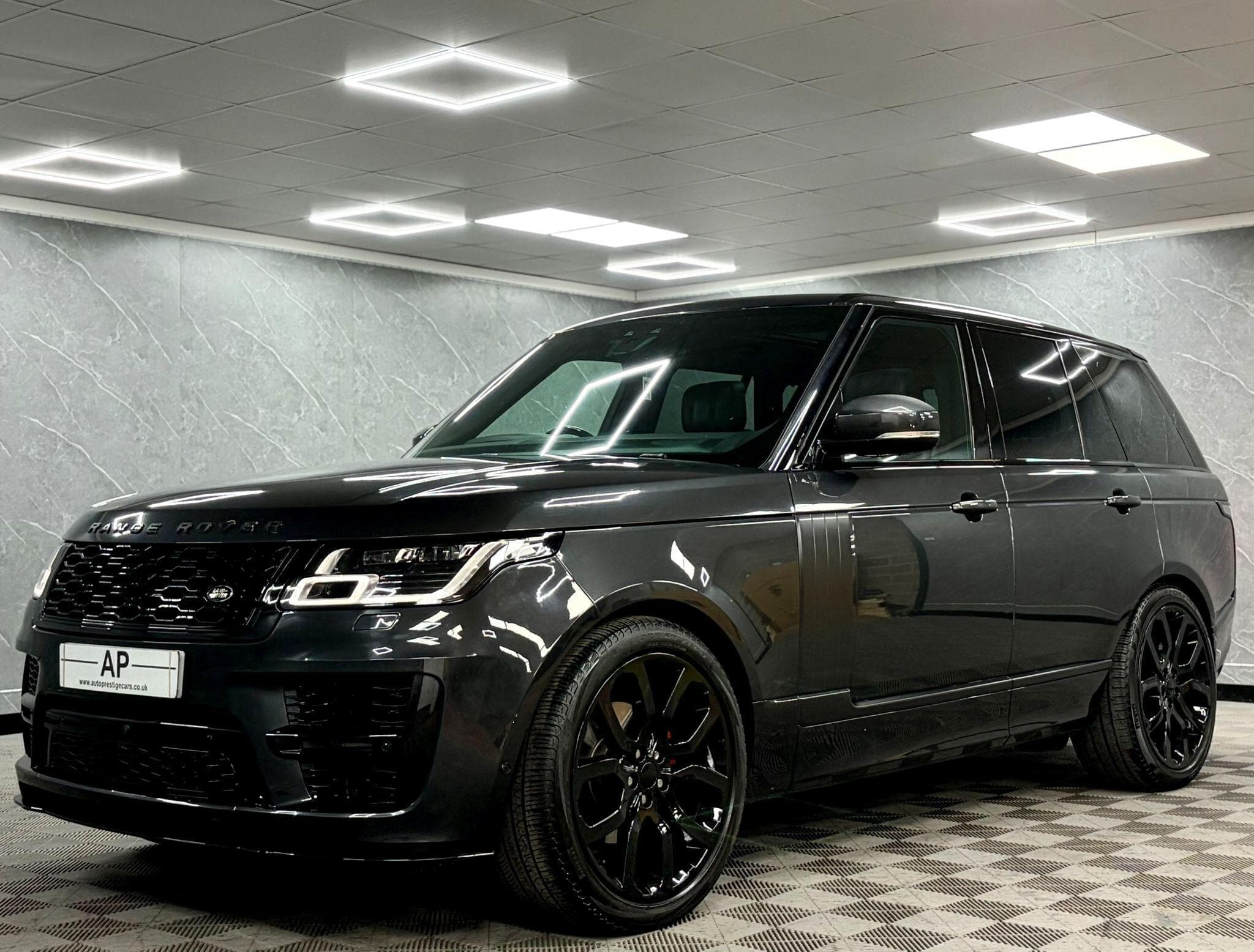 2018 Land Rover Range Rover - Thumbnail 11