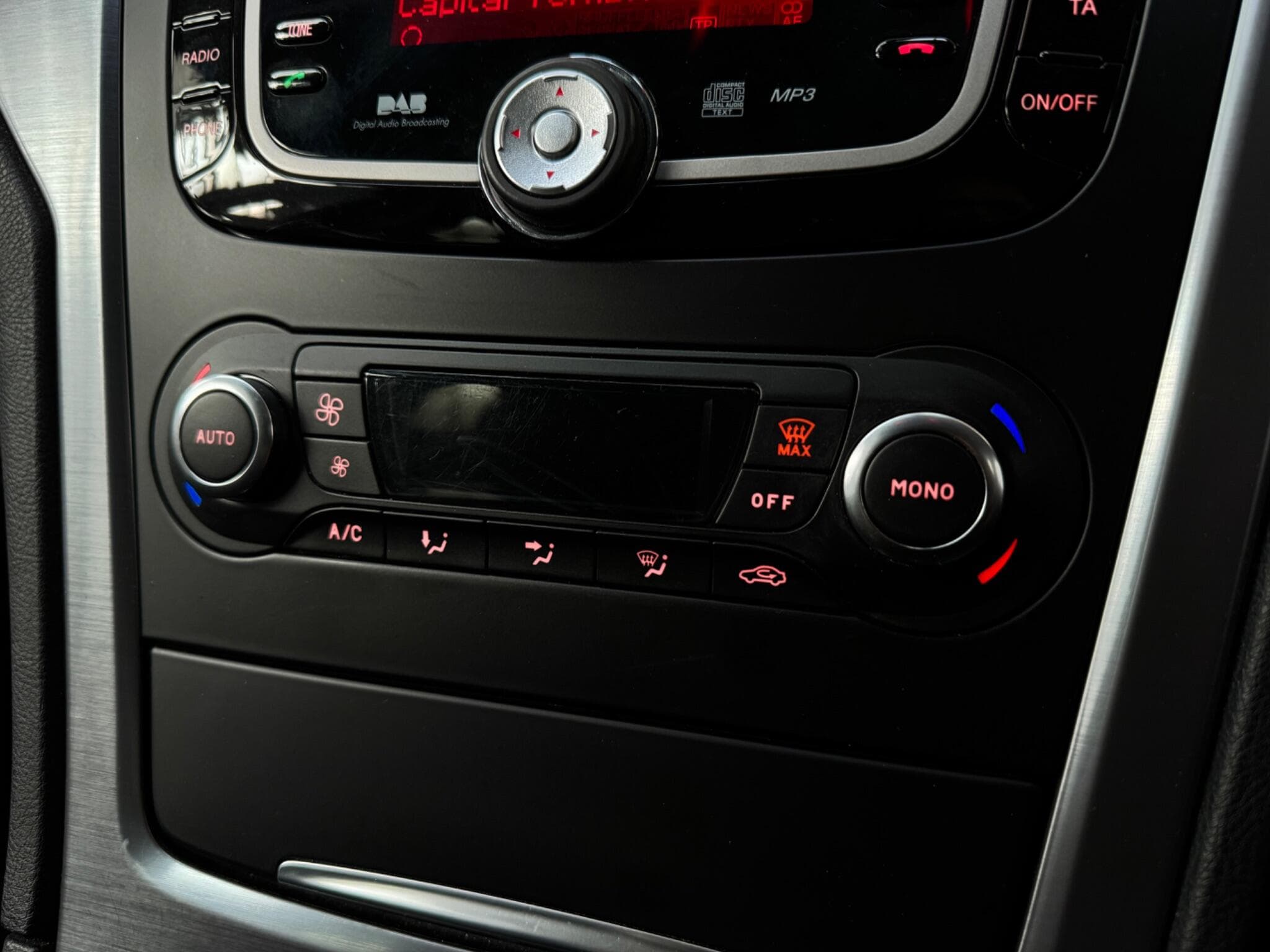 2011 Ford Mondeo - Thumbnail 14