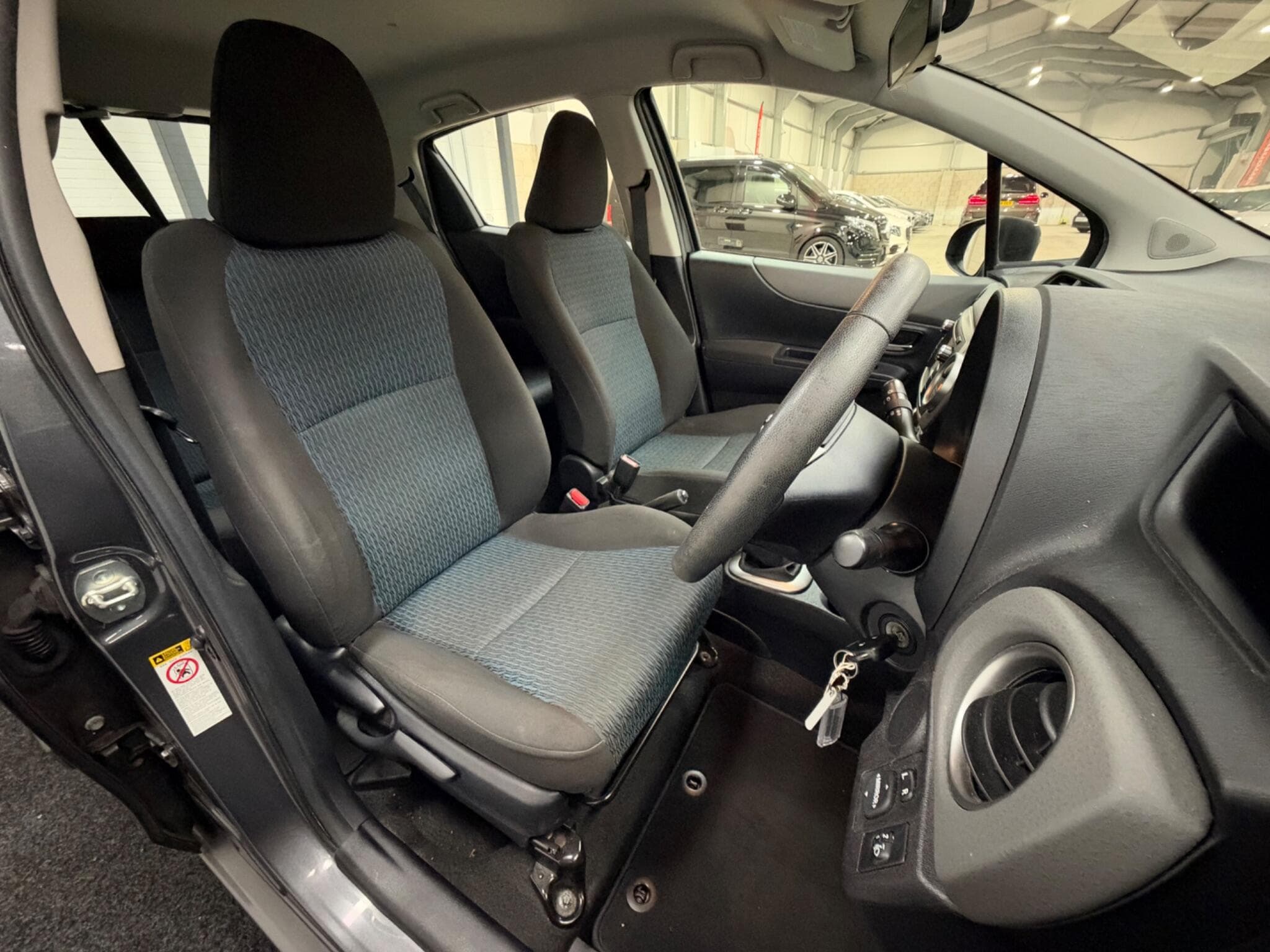 2012 Toyota Yaris - Thumbnail 21