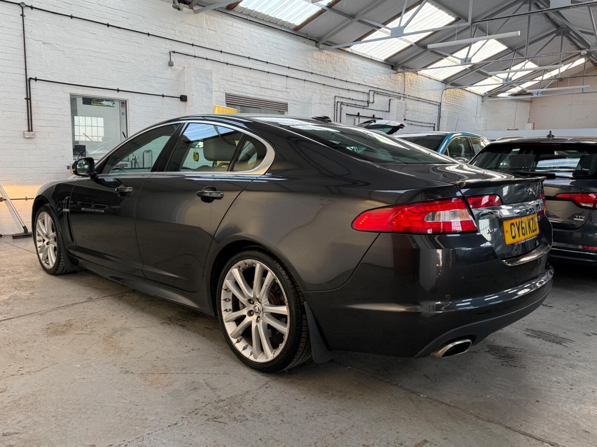 2011 Jaguar XF - Thumbnail 4