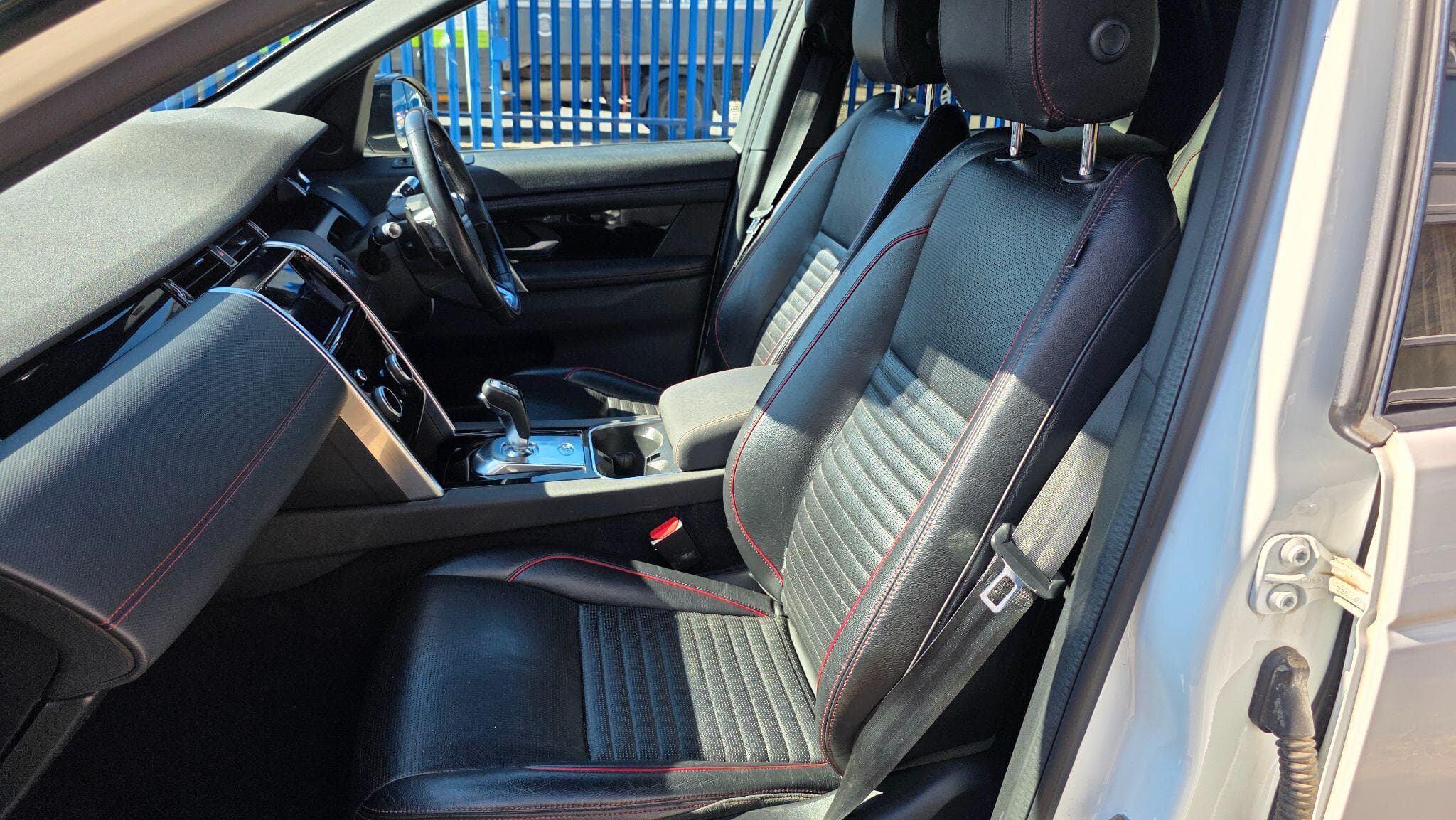 2020 Land Rover Discovery Sport - Thumbnail 16