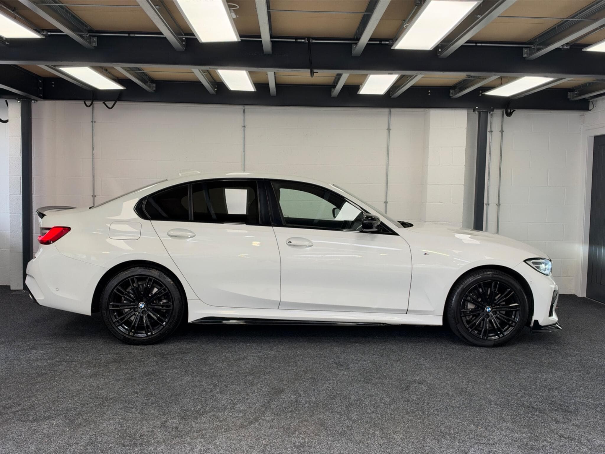 2020 BMW 3 Series - Thumbnail 12