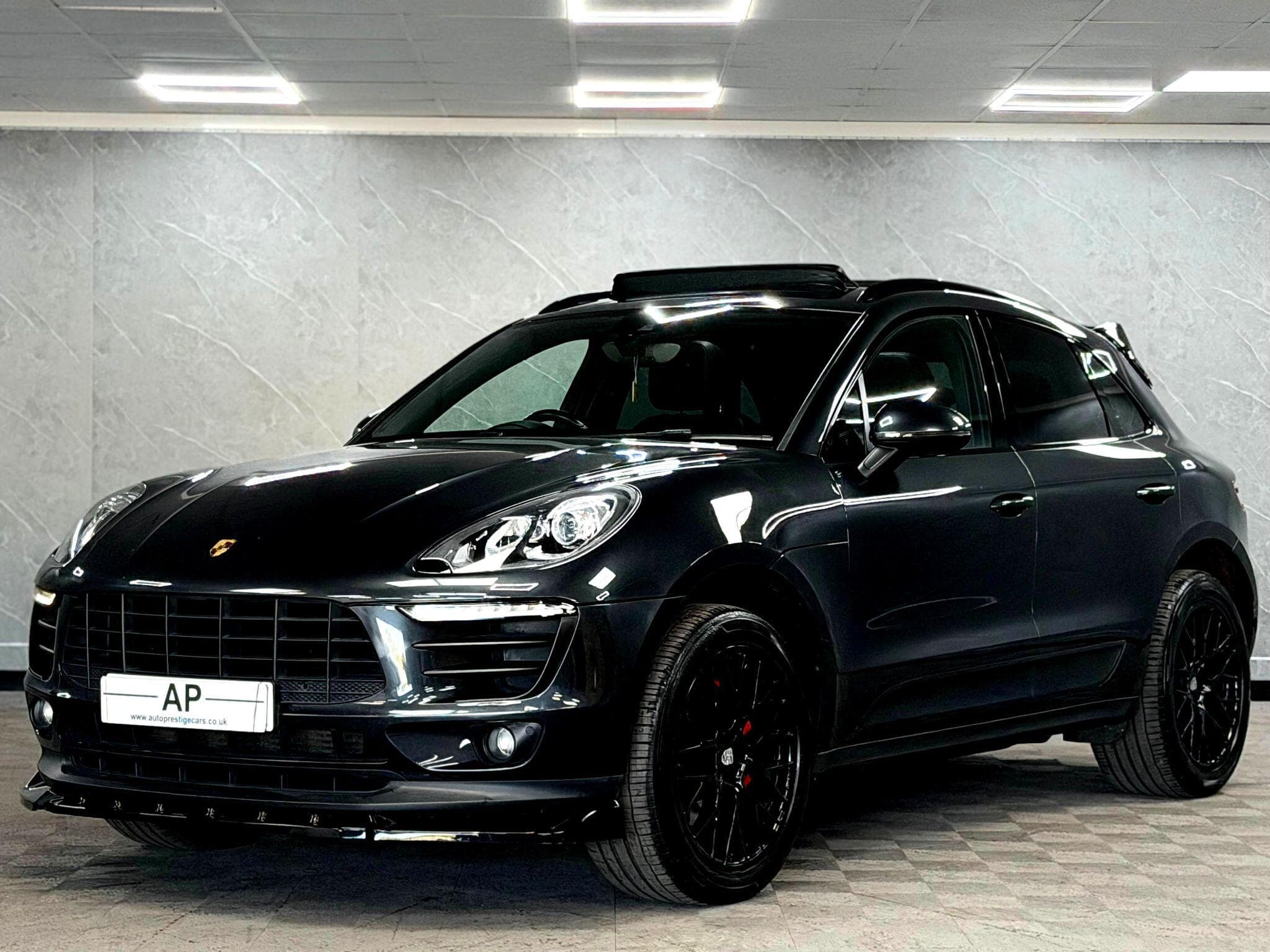 2017 Porsche Macan - Thumbnail 9
