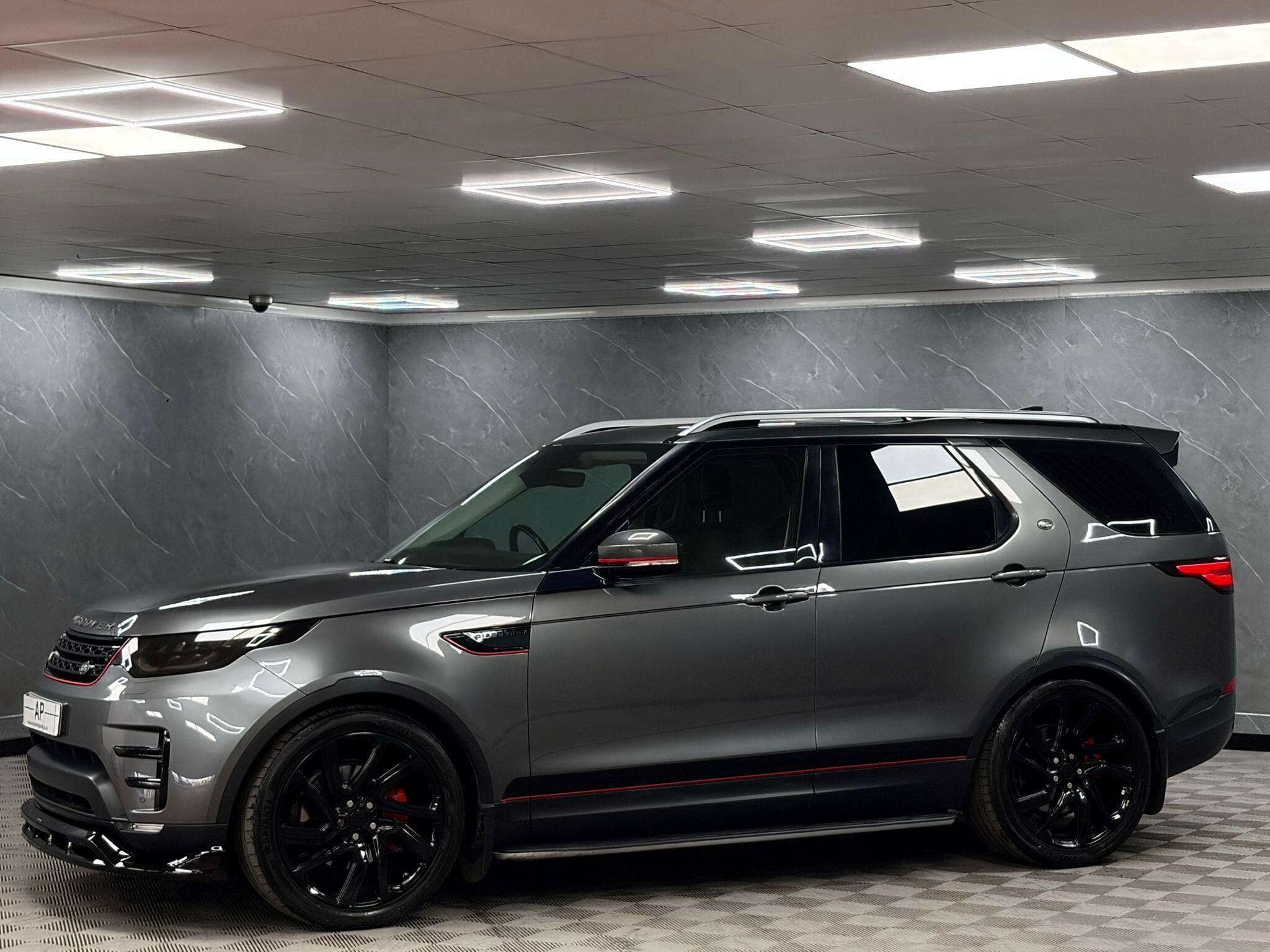 2017 Land Rover Discovery - Thumbnail 51
