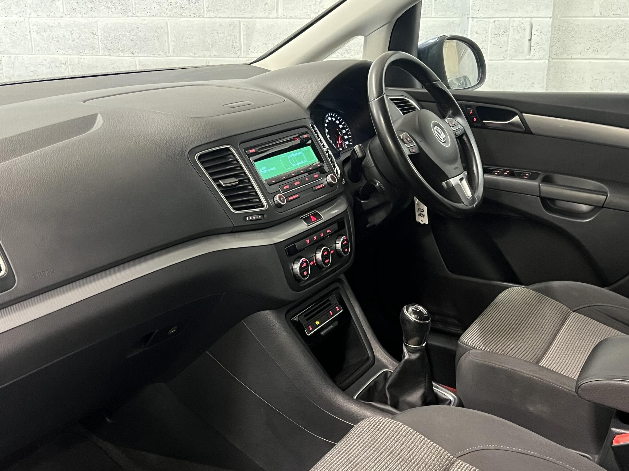 2012 Volkswagen Sharan - Thumbnail 38