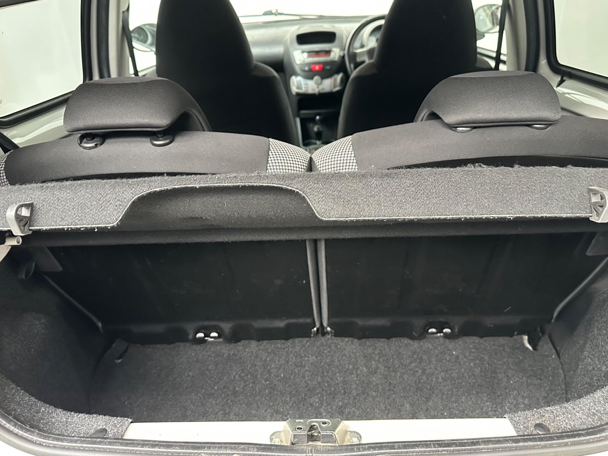 2012 Toyota AYGO - Thumbnail 15