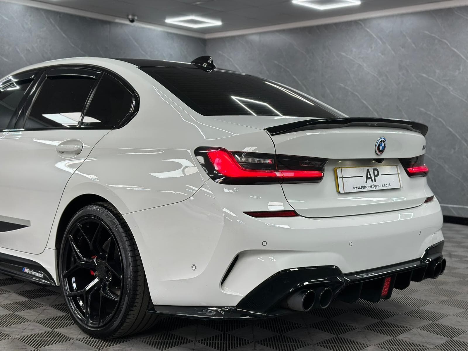 2020 BMW 3 Series - Thumbnail 22