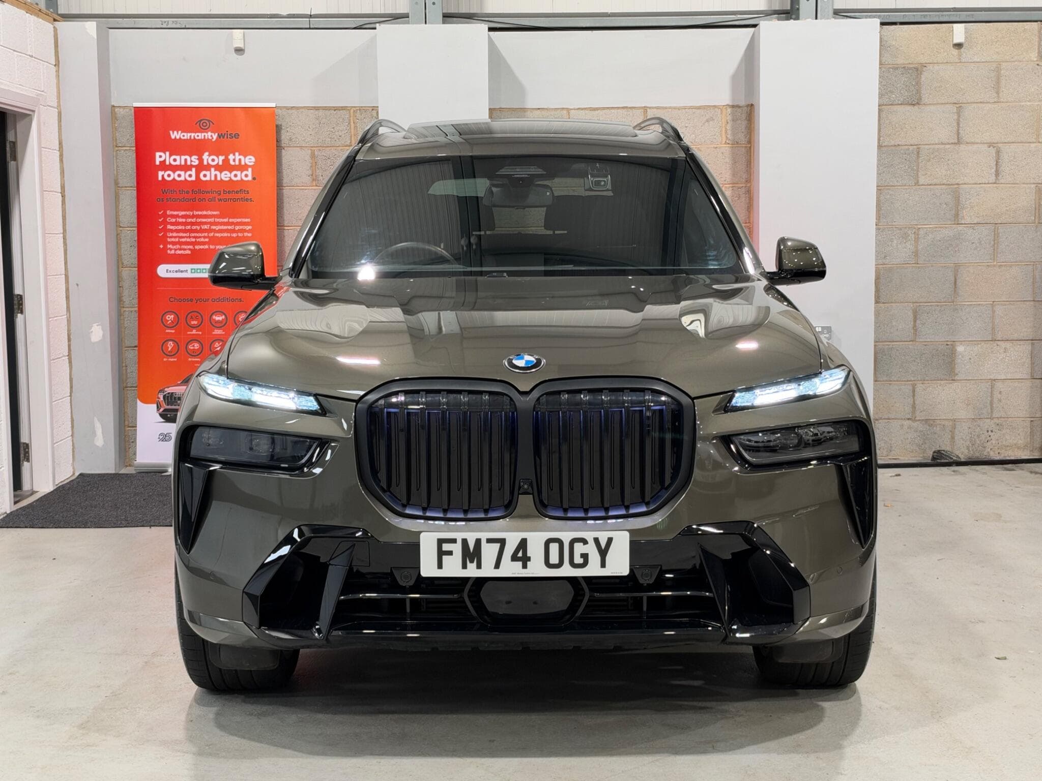 2024 BMW X7 - Thumbnail 14