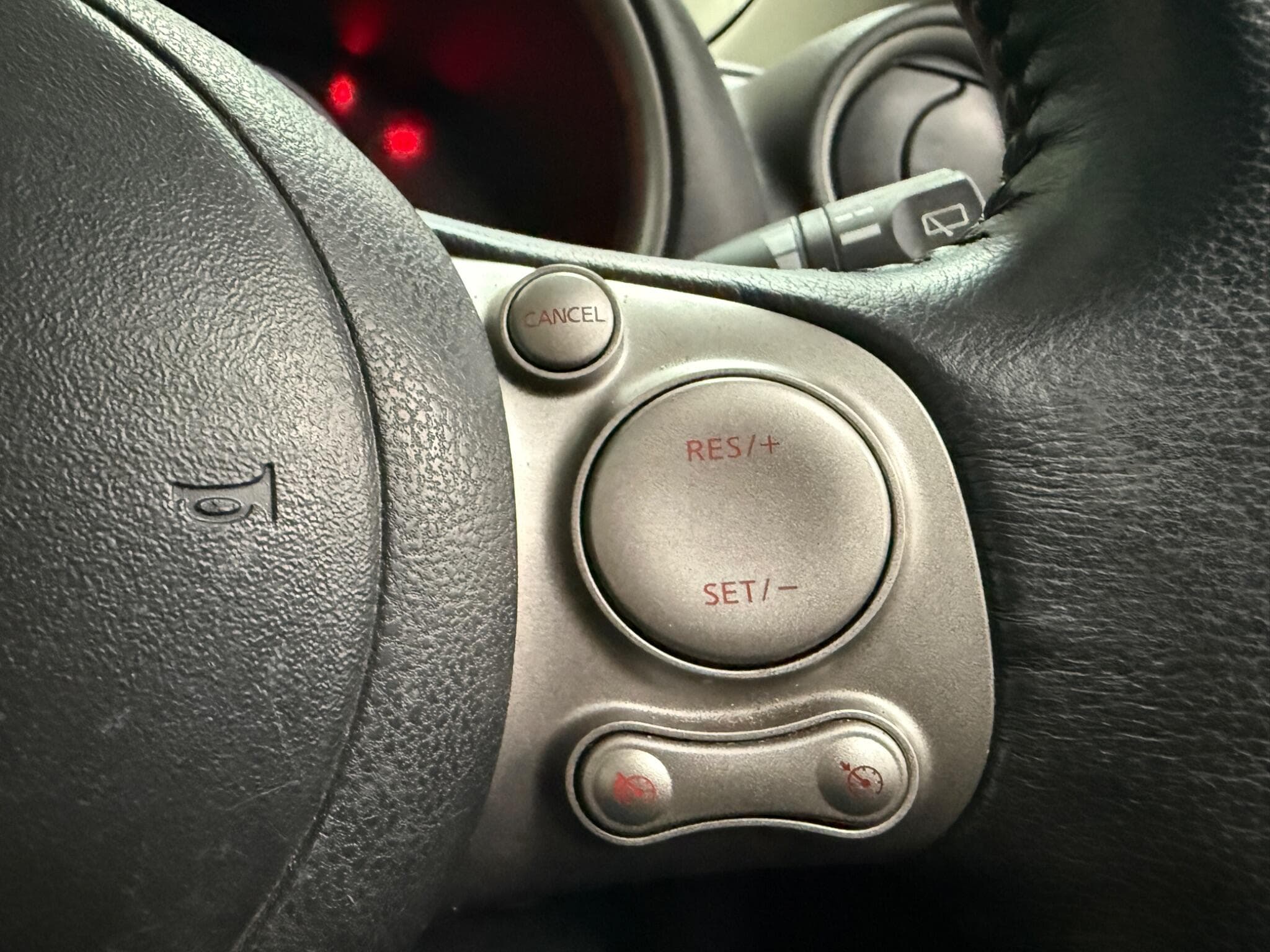 2012 Nissan Micra - Thumbnail 18