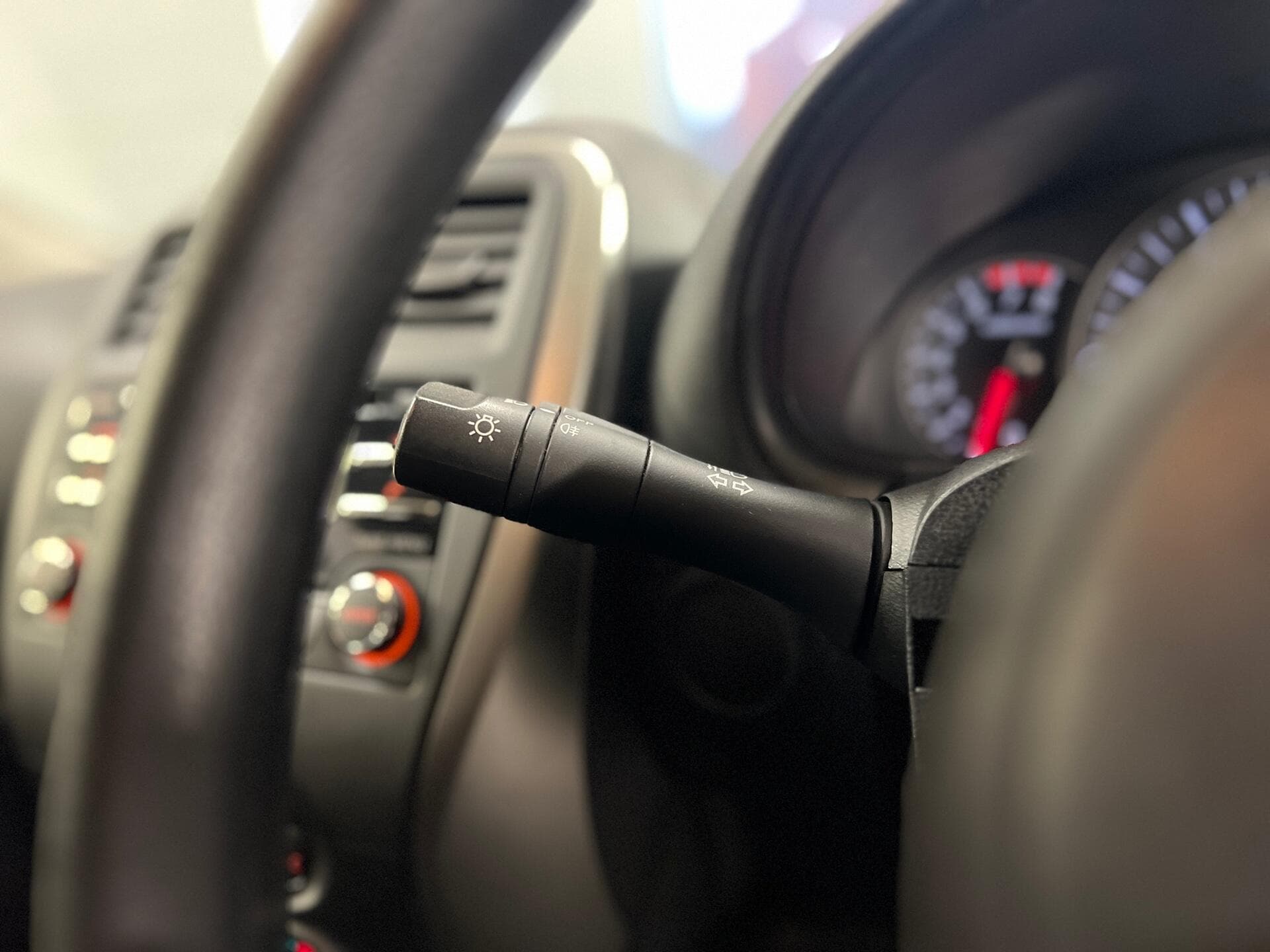 2016 Nissan Micra - Thumbnail 27