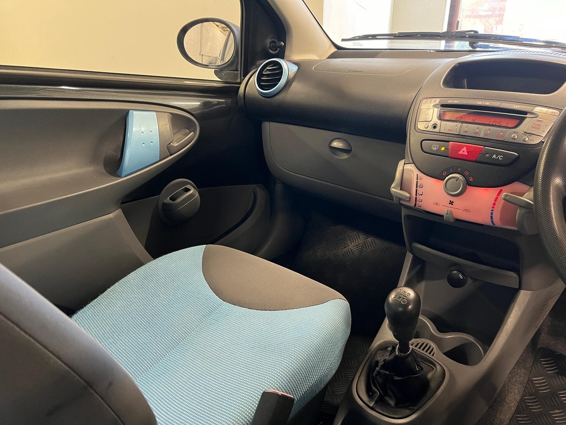 2008 Peugeot 107 - Thumbnail 25