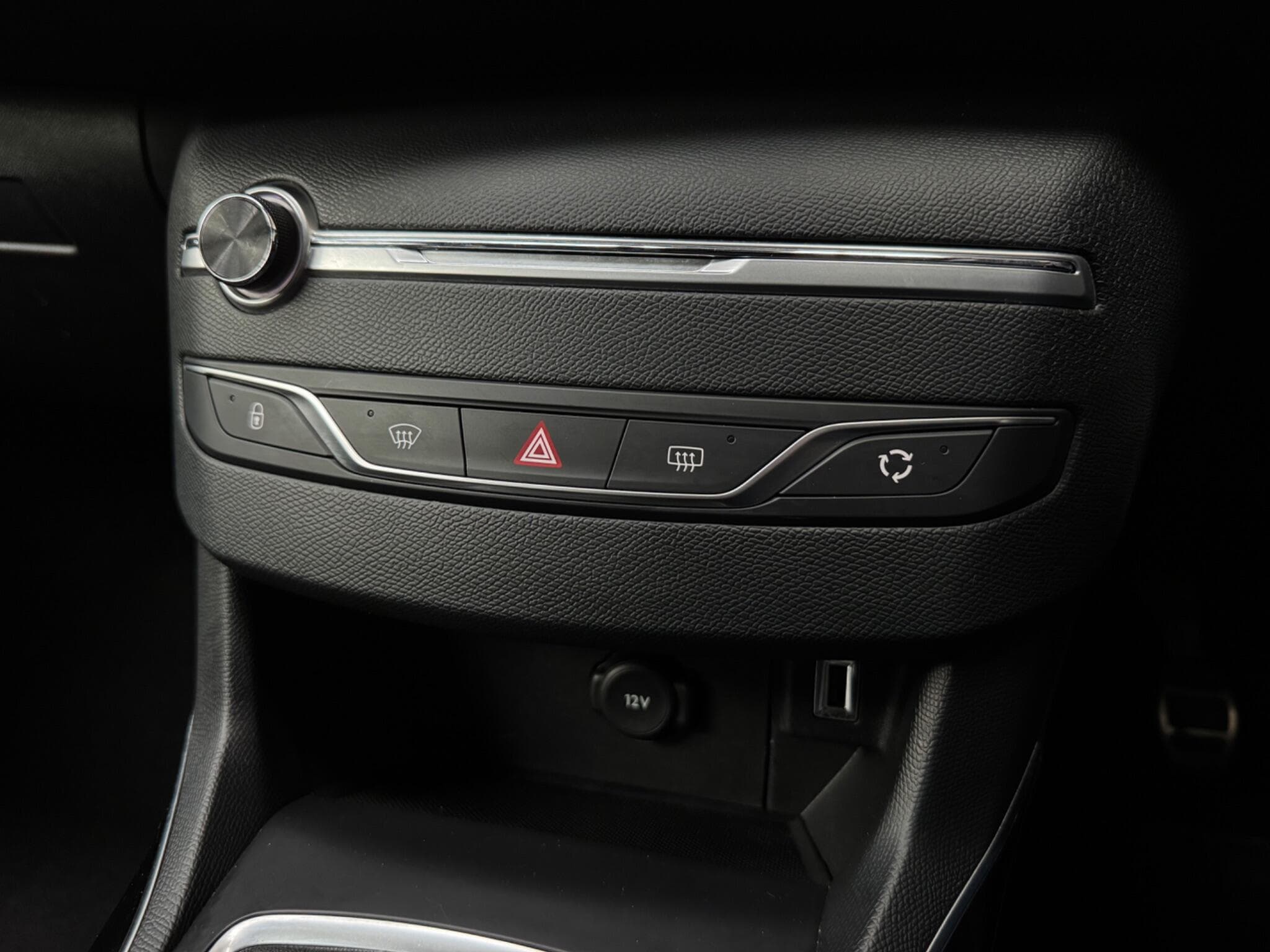 2018 Peugeot 308 - Thumbnail 18