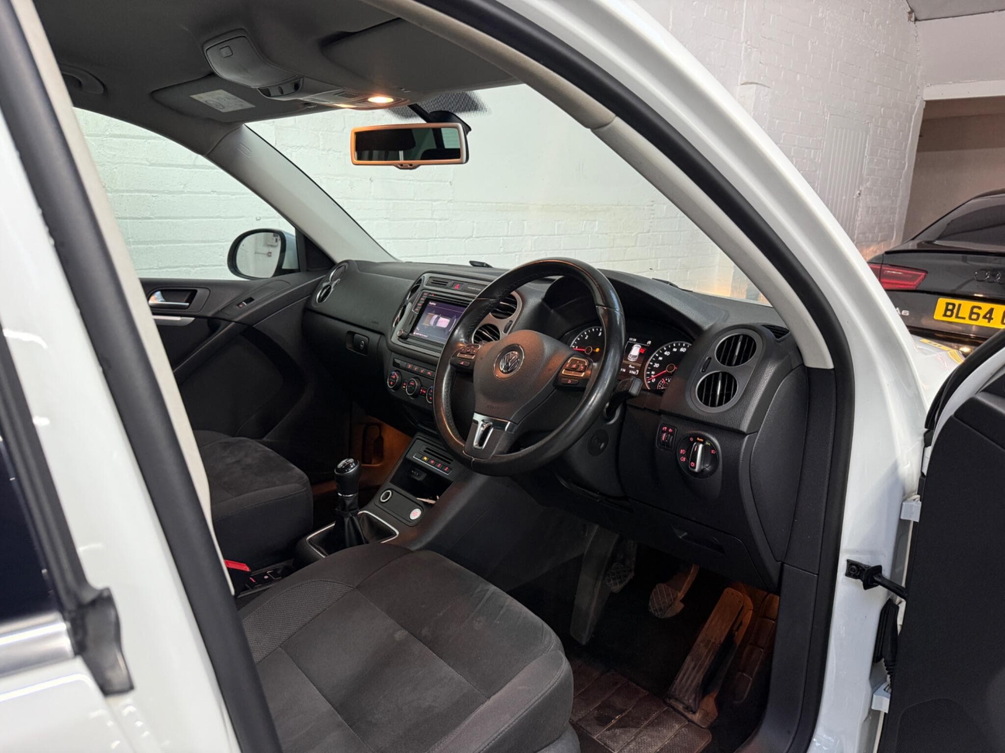 2015 Volkswagen Tiguan - Thumbnail 22