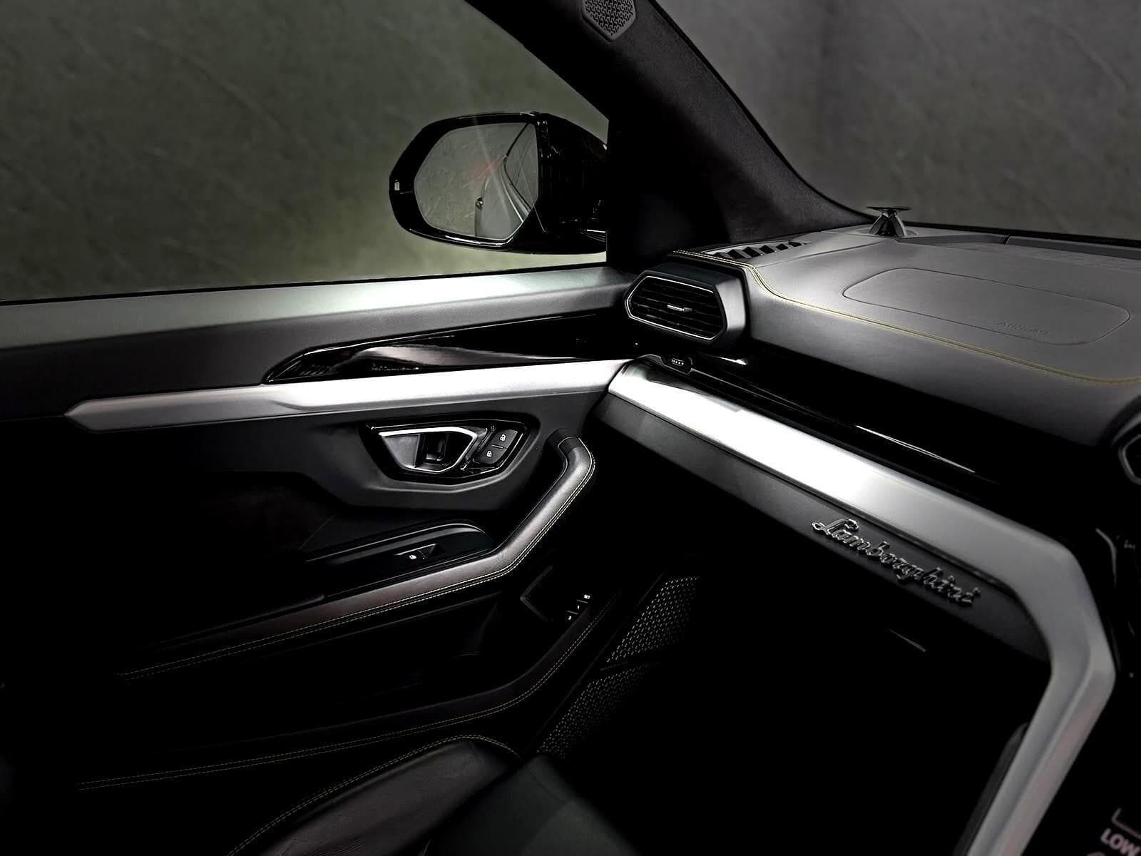 2022 Lamborghini Urus - Thumbnail 41