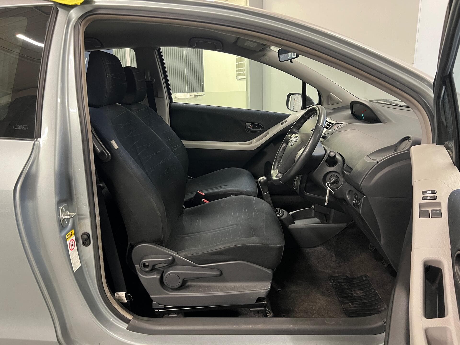 2008 Toyota Yaris - Thumbnail 18