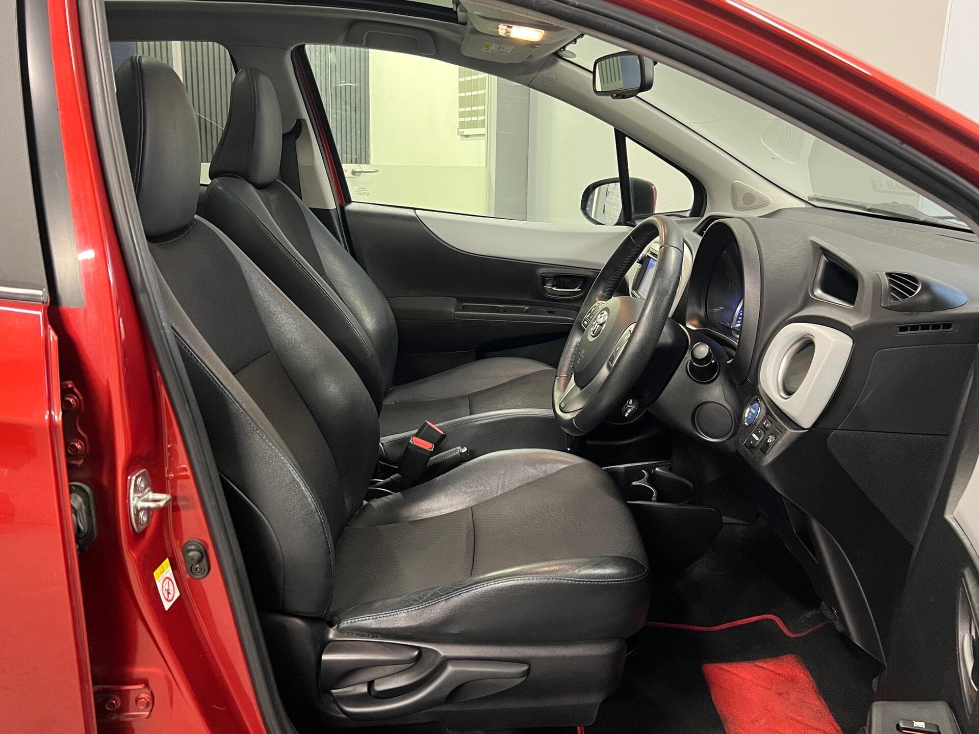 2014 Toyota Yaris - Thumbnail 22