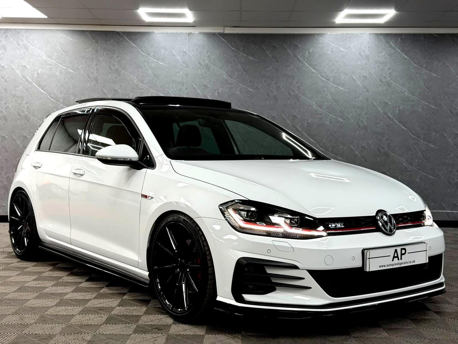 2018 Volkswagen Golf - Main