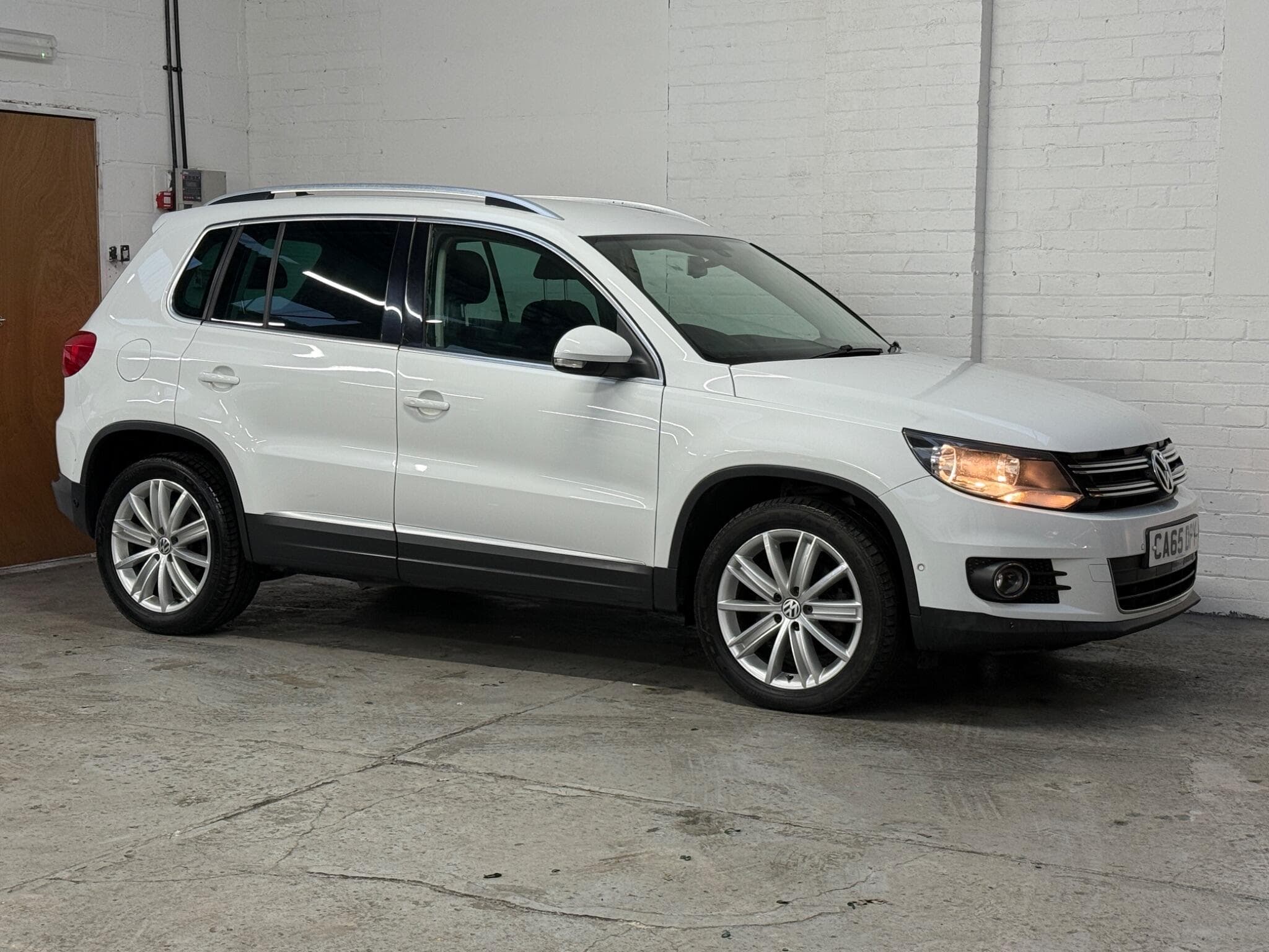2015 Volkswagen Tiguan - Main