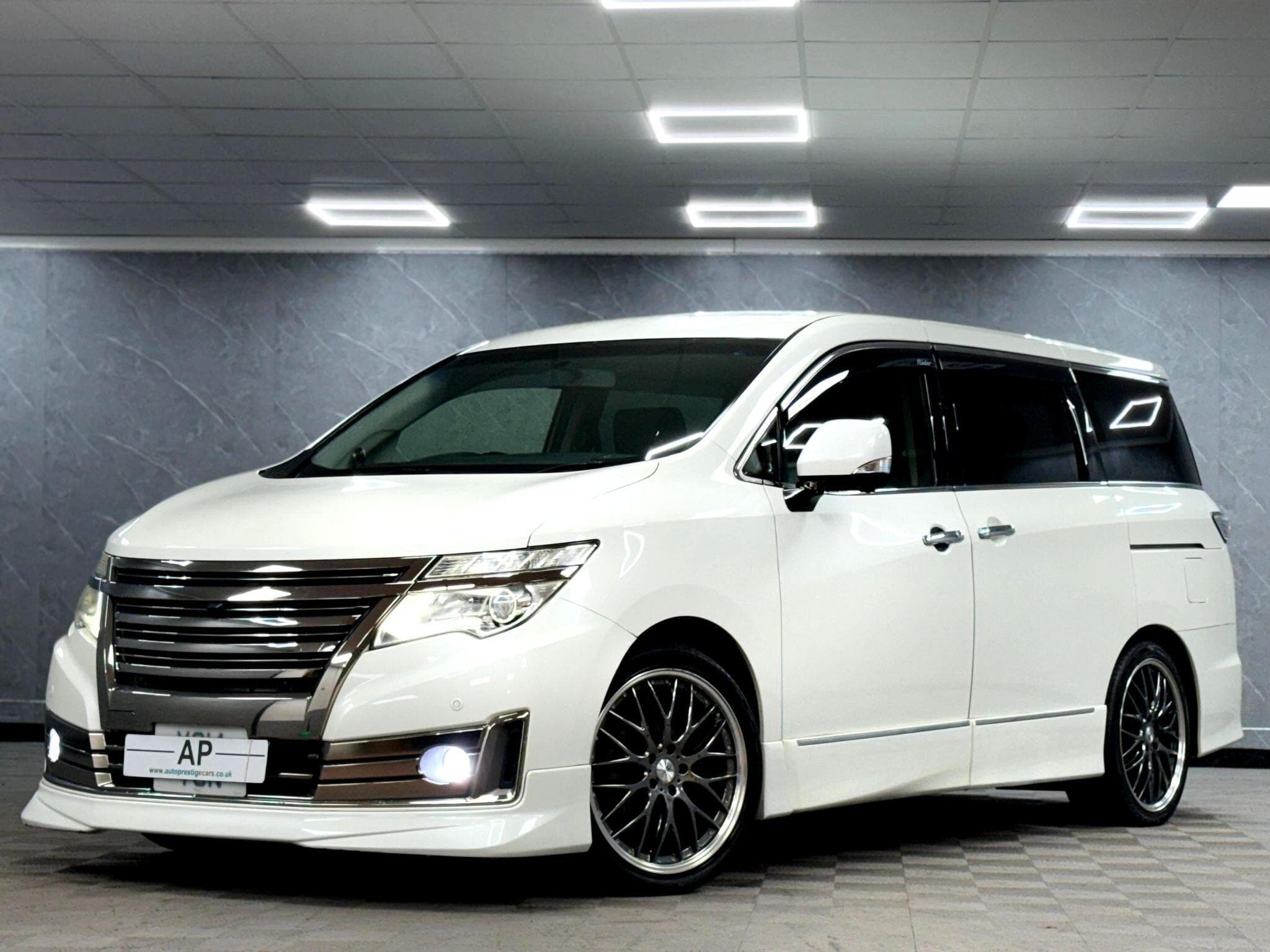 2014 Nissan Elgrand - Thumbnail 16