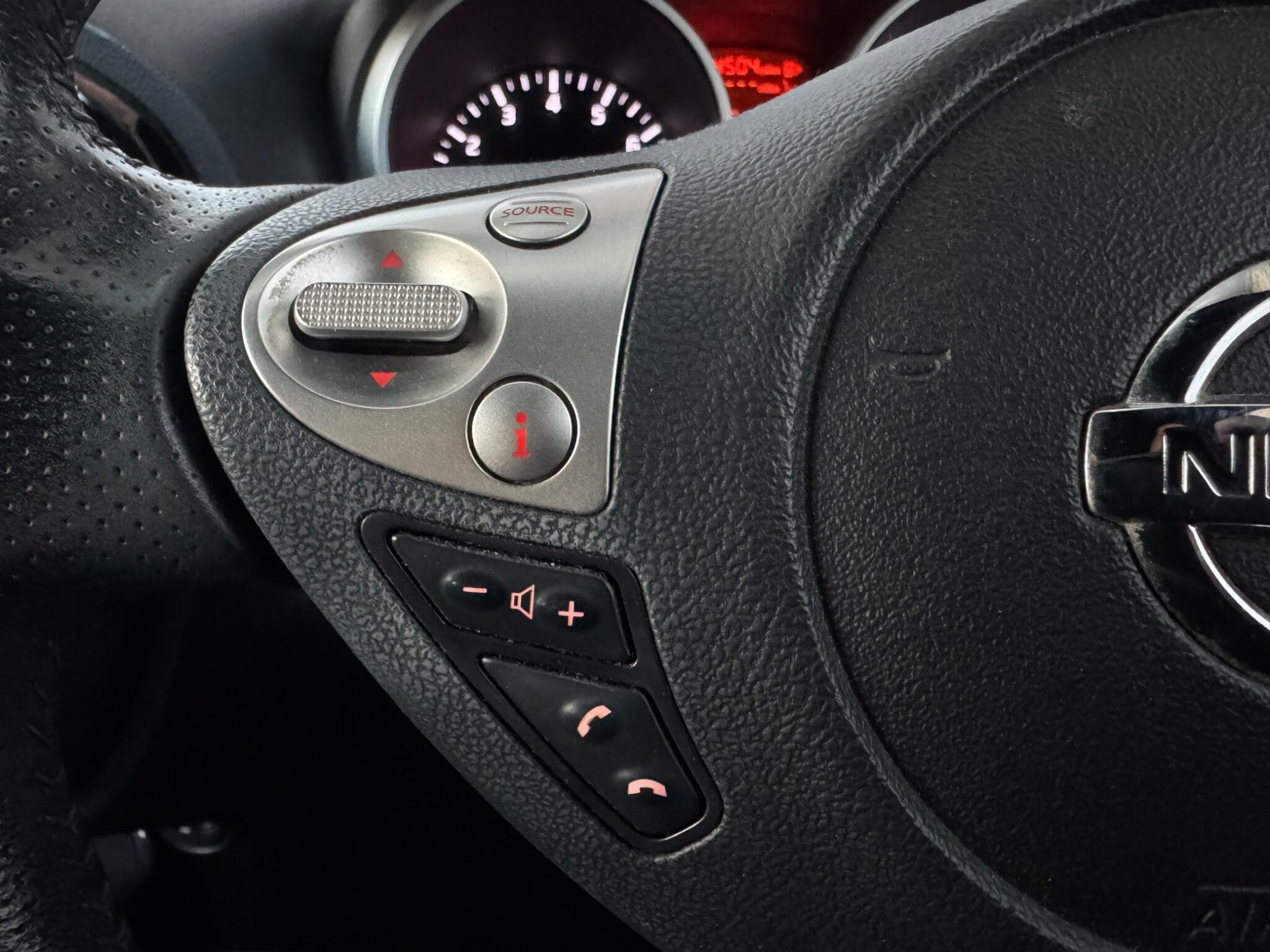 2014 Nissan Juke - Thumbnail 21