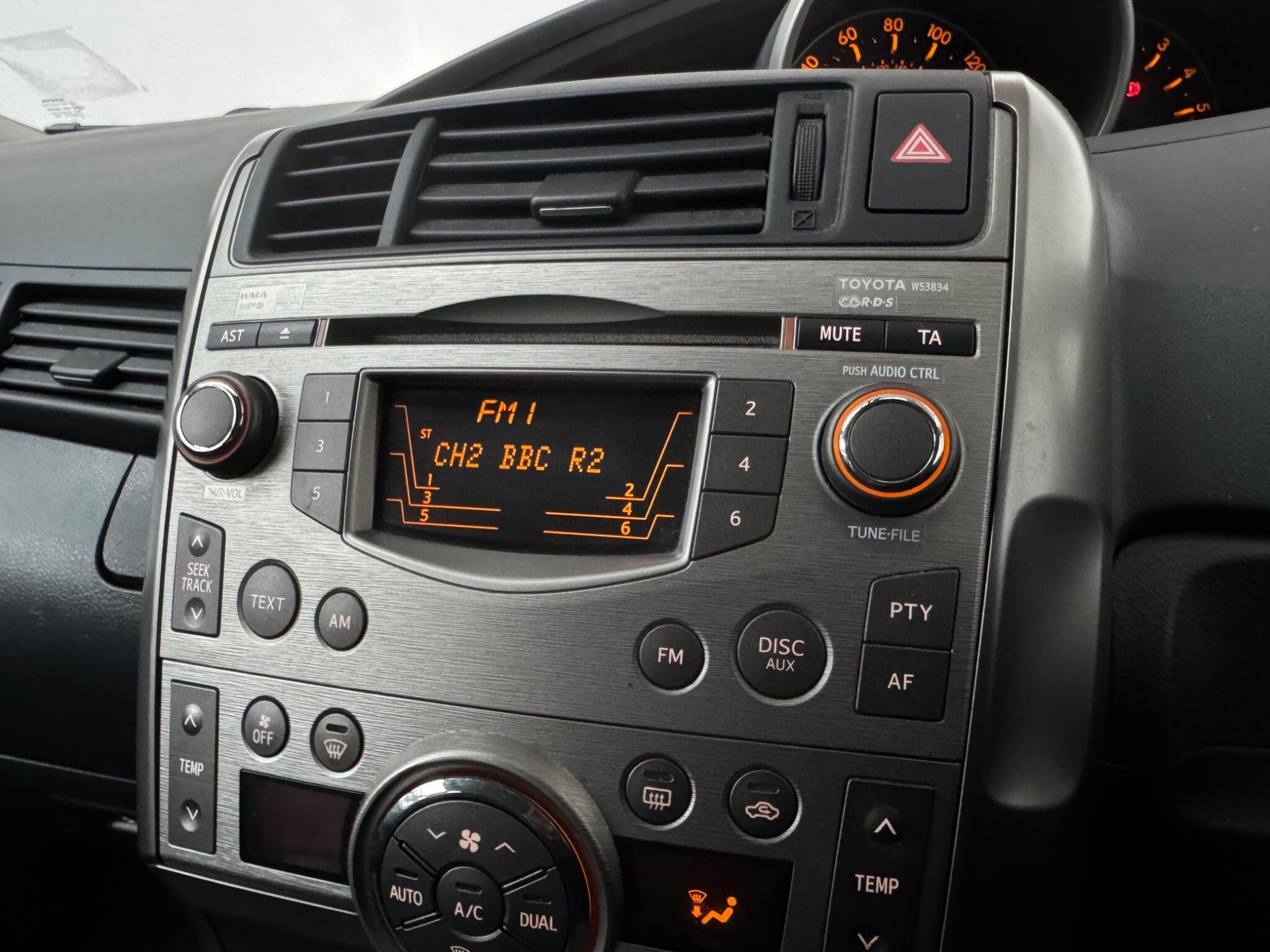 2010 Toyota Verso - Thumbnail 14