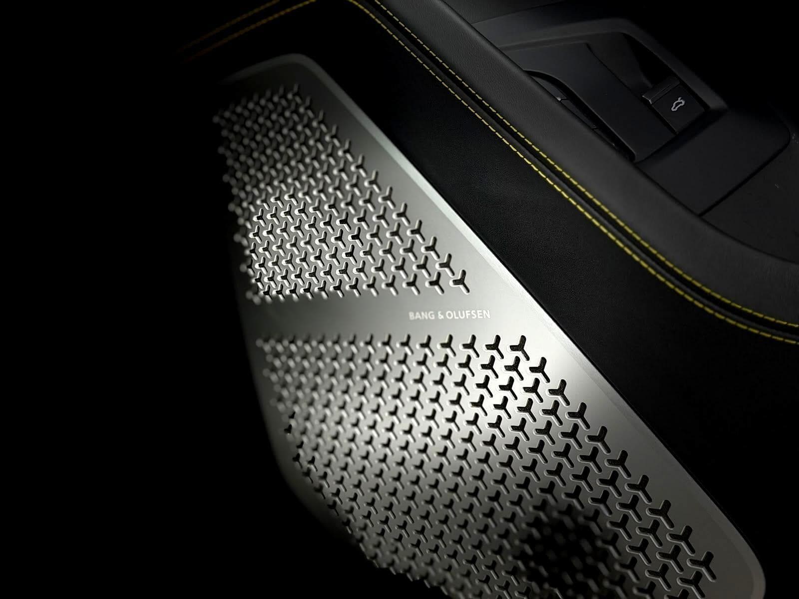 2022 Lamborghini Urus - Thumbnail 52