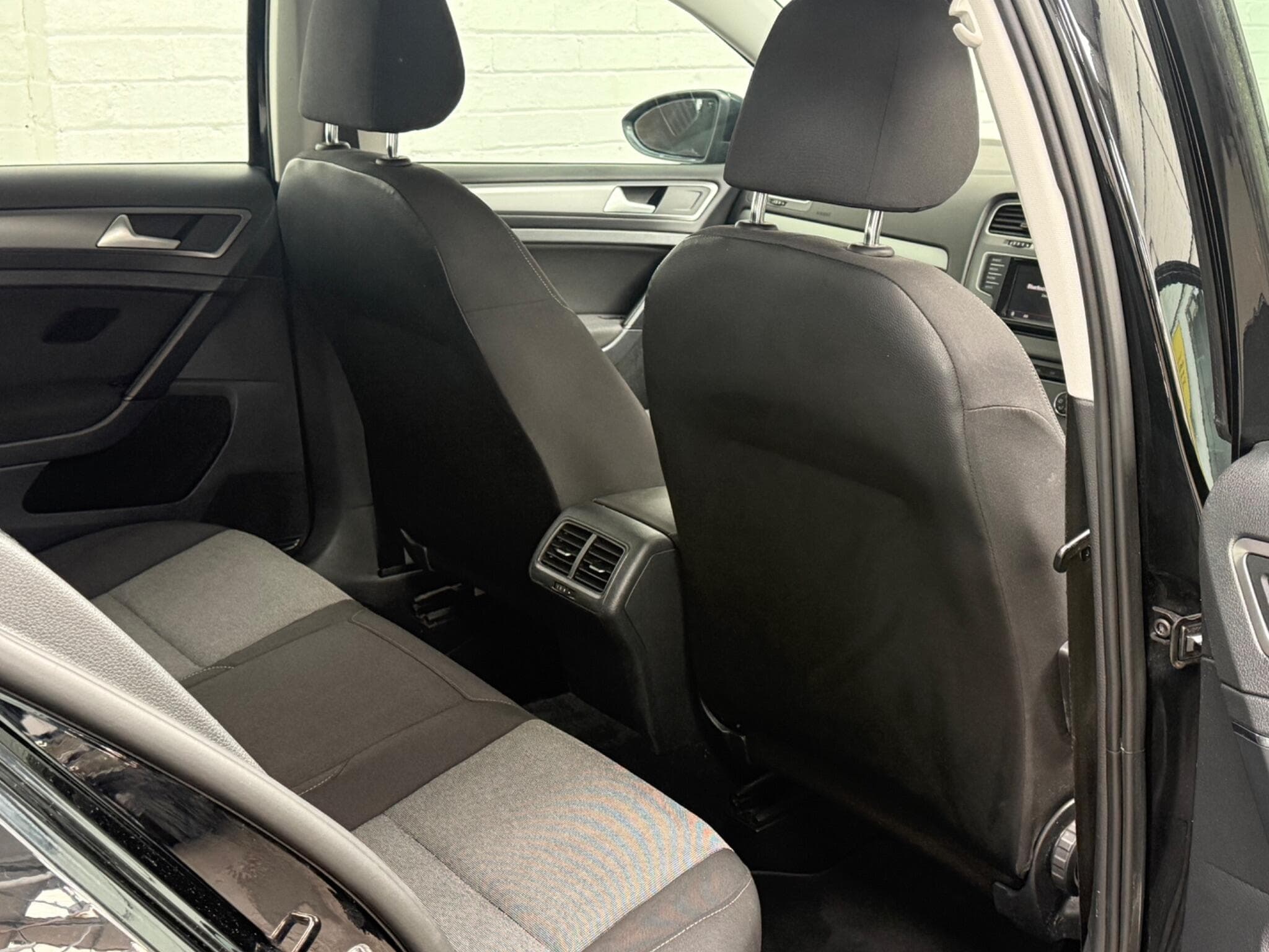 2015 Volkswagen Golf - Thumbnail 28